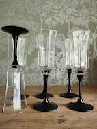 Set of 6 Arcoroc flutes with black stems – 1970s design