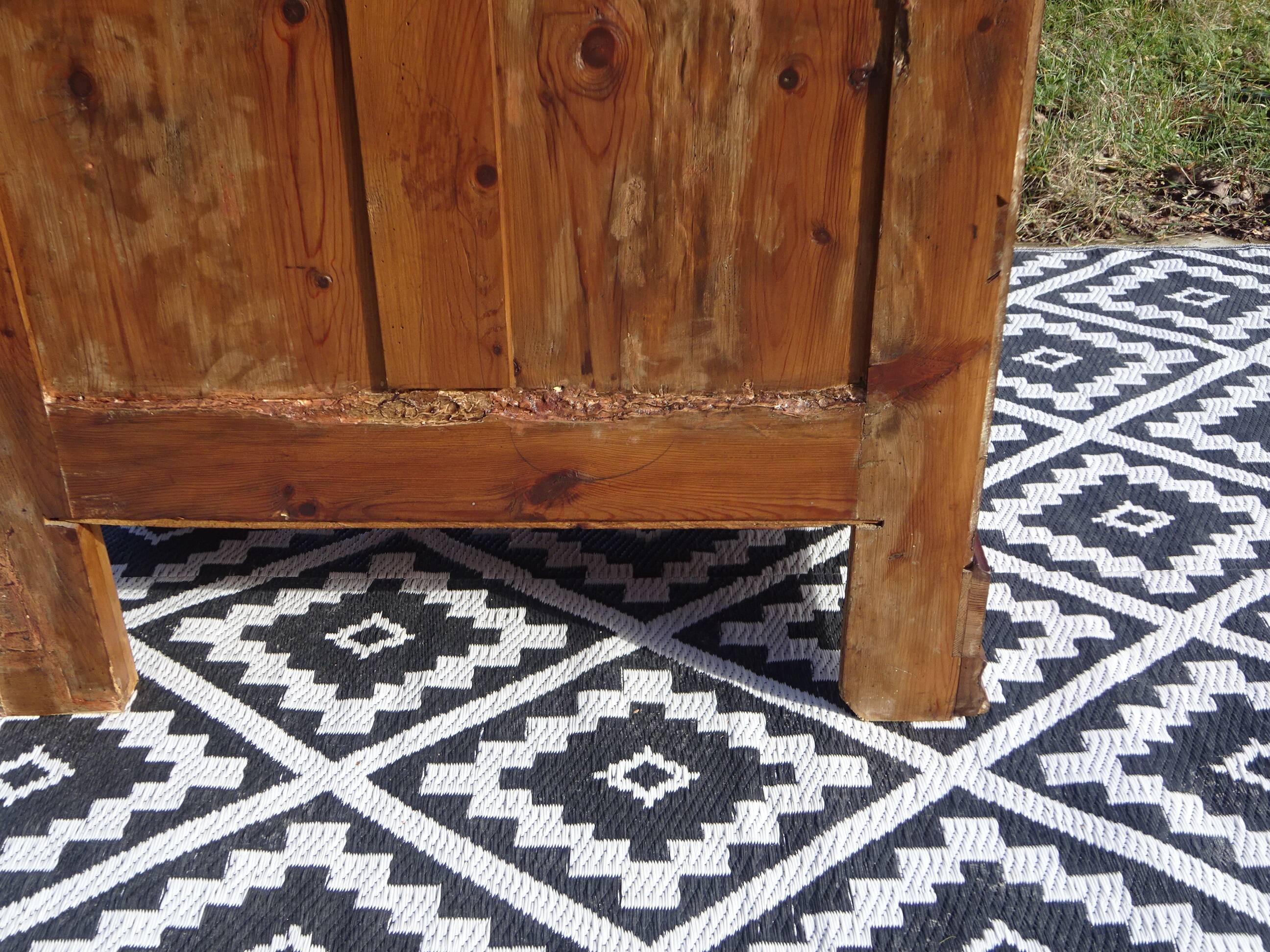 Commode coiffeuse, système en chemin de fer