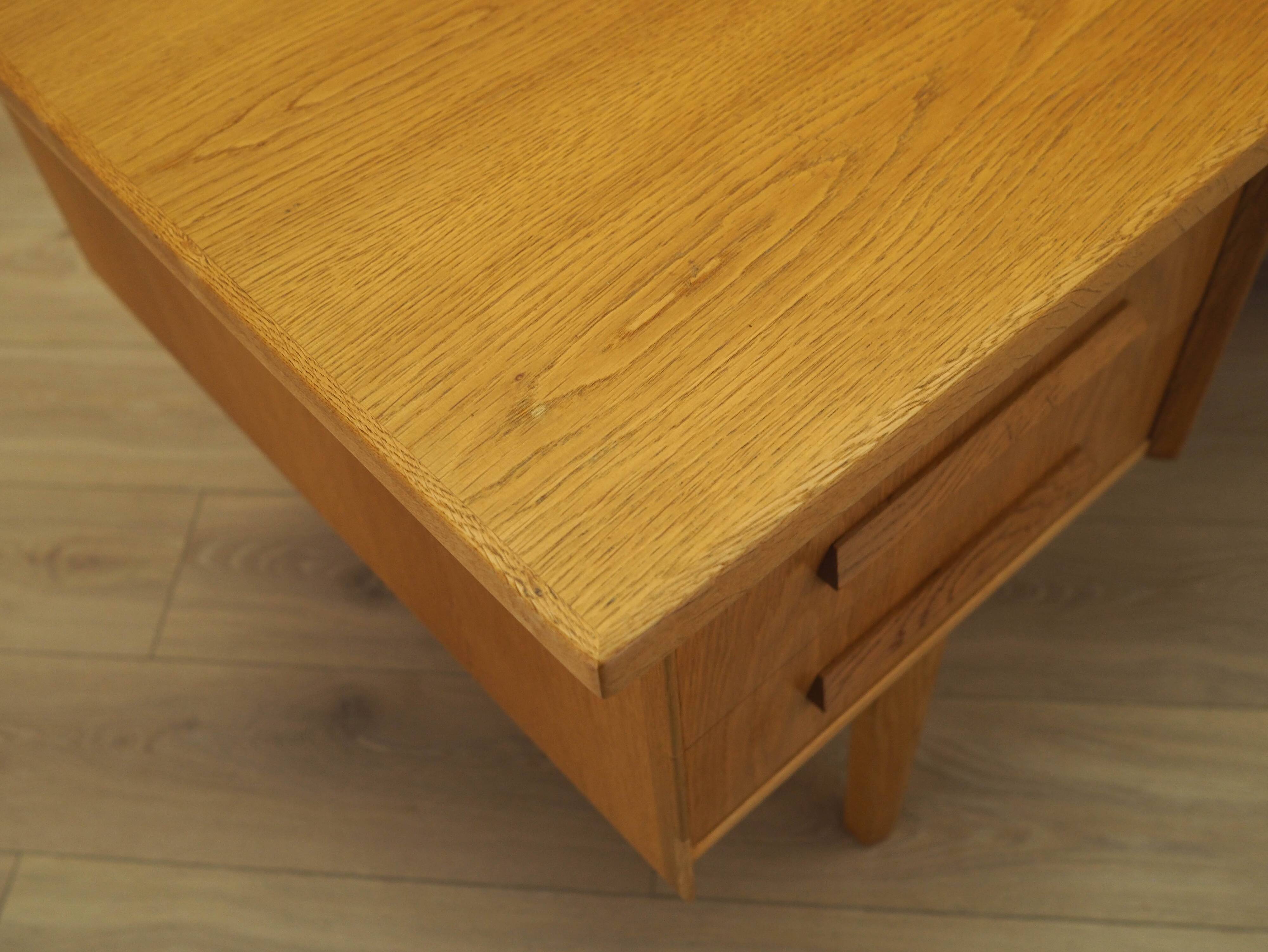 Oak desk, Danish design, 1960s, designer: Henning Kjærnulf