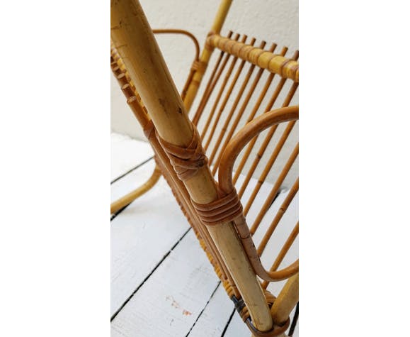 Rattan magazine holder