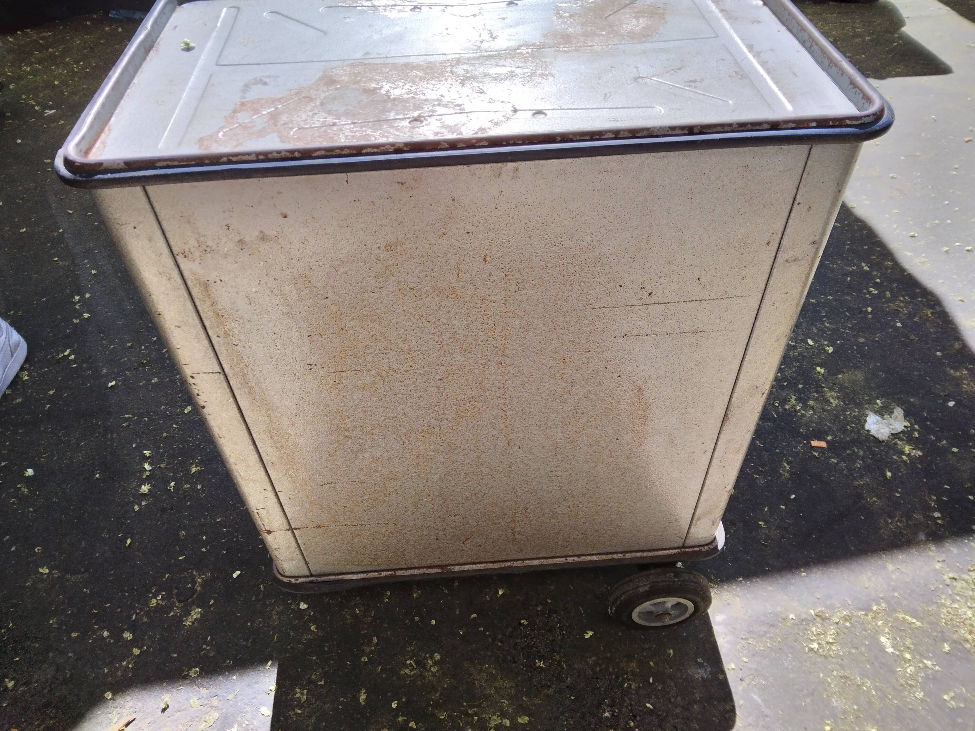 Industrial workshop maid