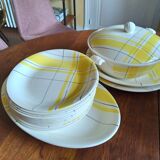 Set of dishes