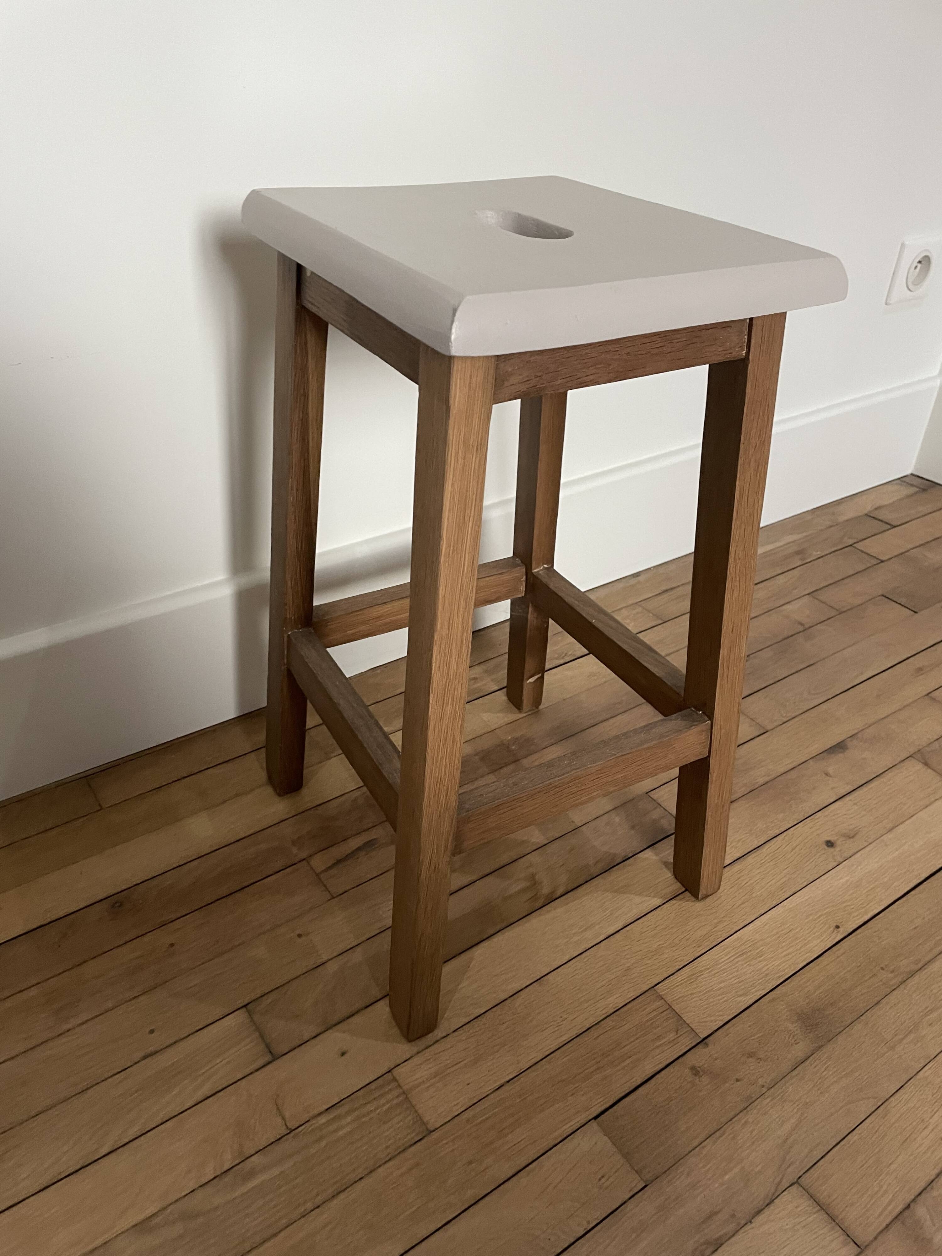Vintage oak stool 260351