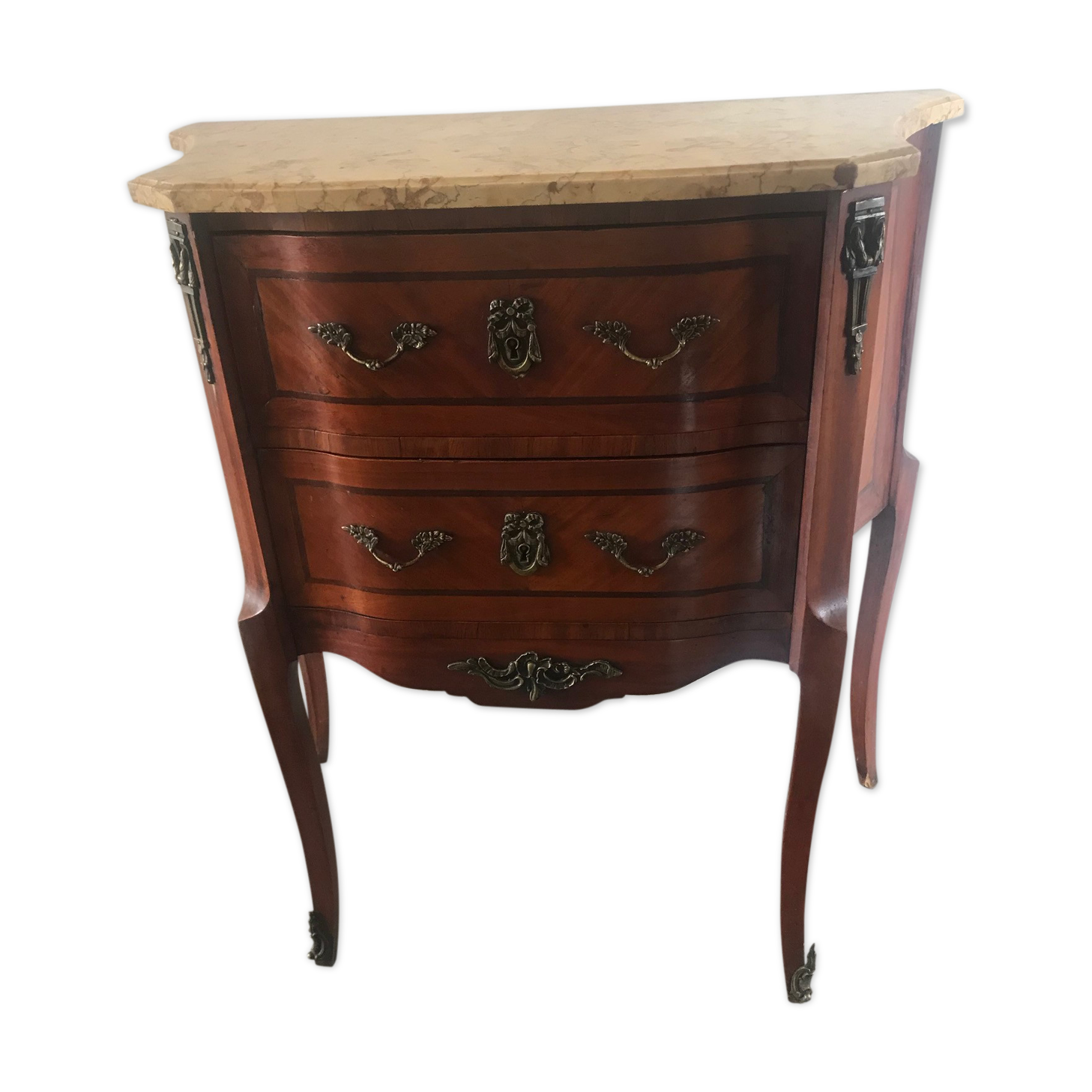 Unique small jumping chest of drawers
