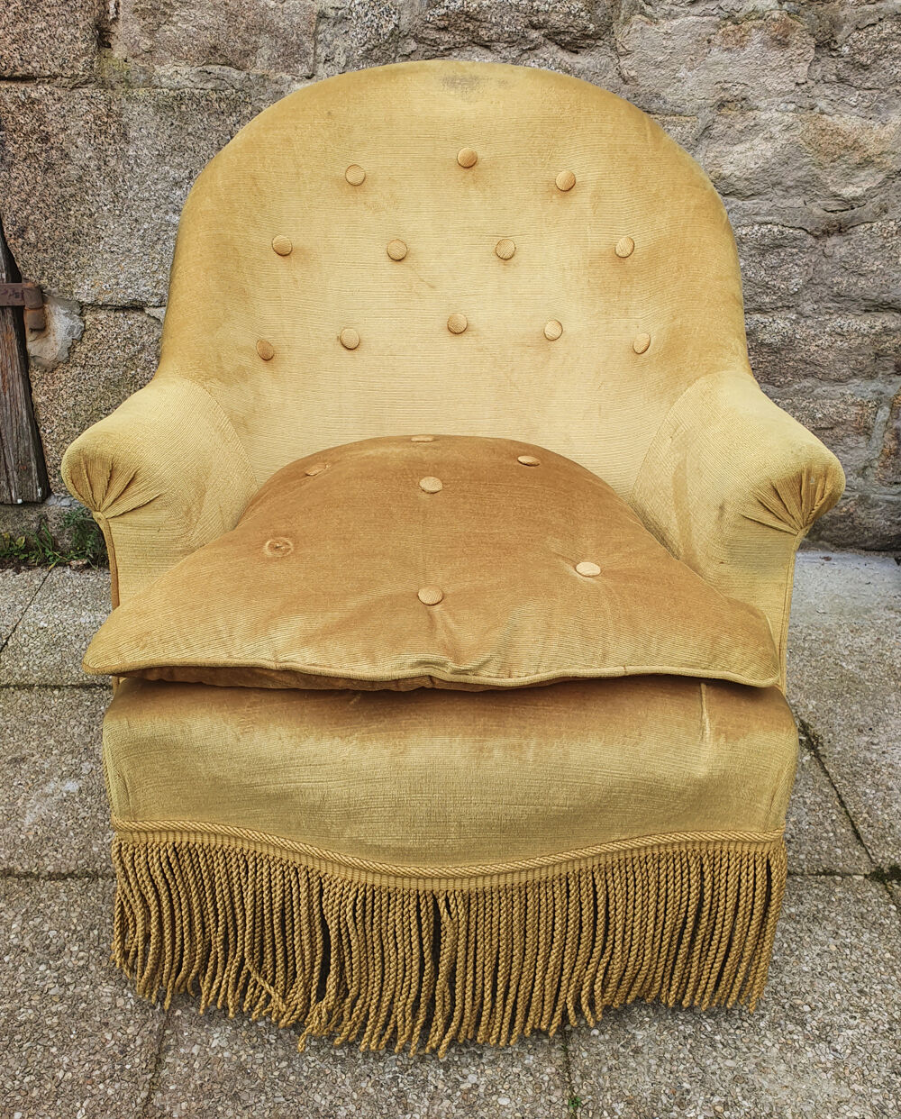 Fauteuil crapaud Style Napoléon III ocre jaune vintage, années 40