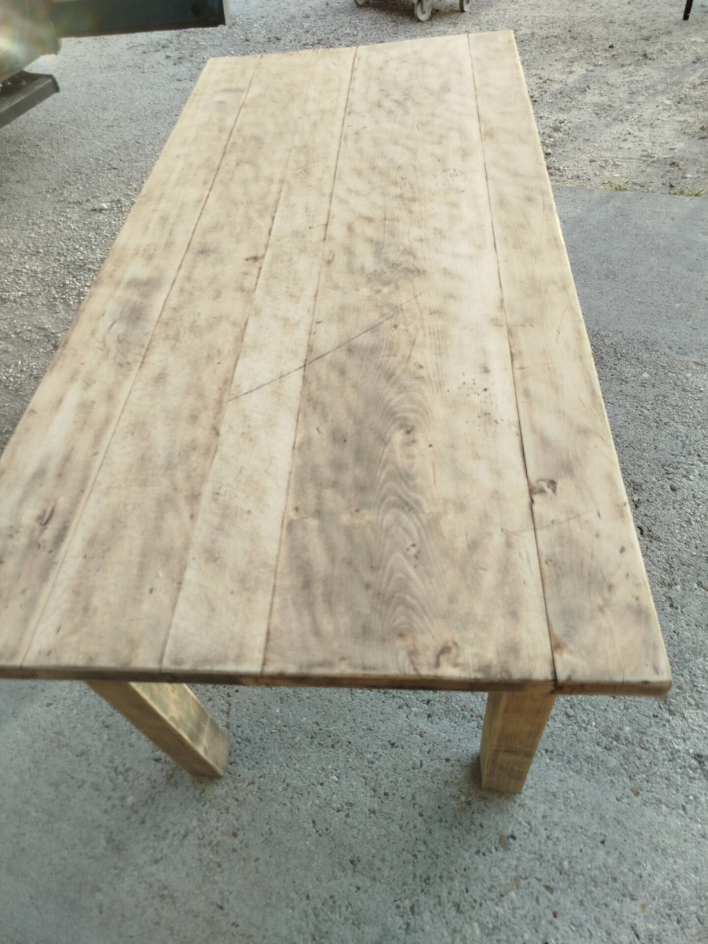 Farm table