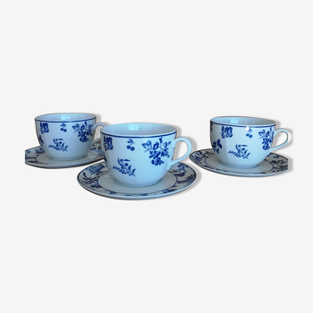 Set of three porcelain bowls and undercups