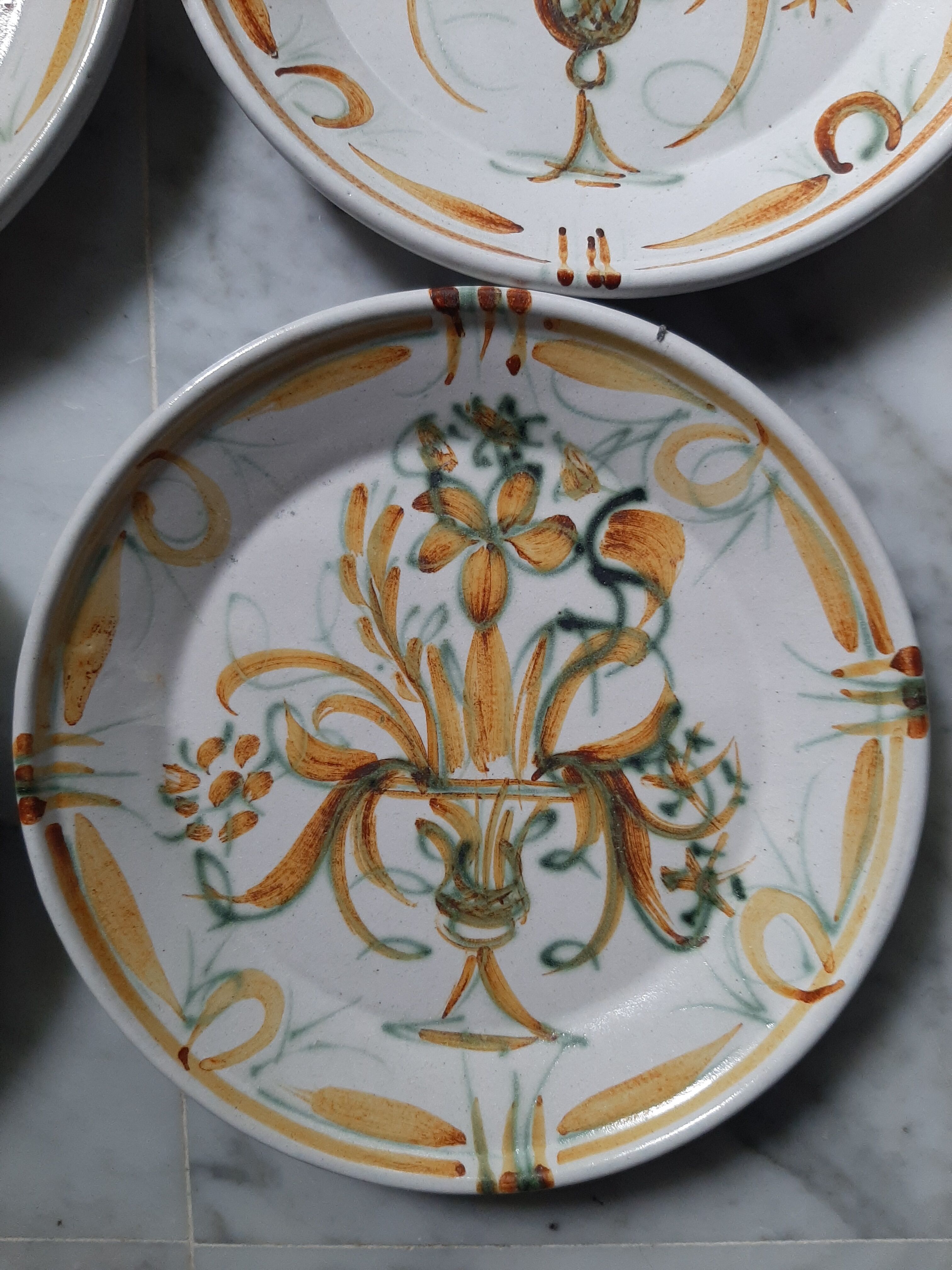 8 flat starter/dessert plates Keraluc Quimper