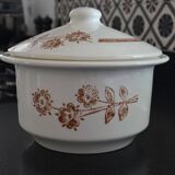 Set of soup plates, dishes and flower-patterned soup tureen