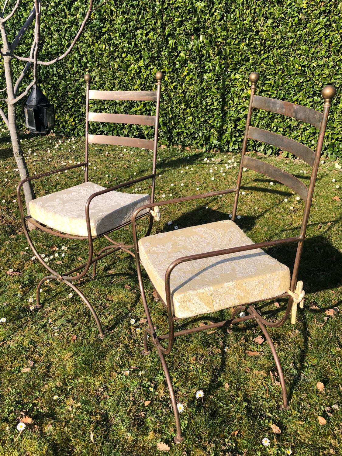2 metal chairs