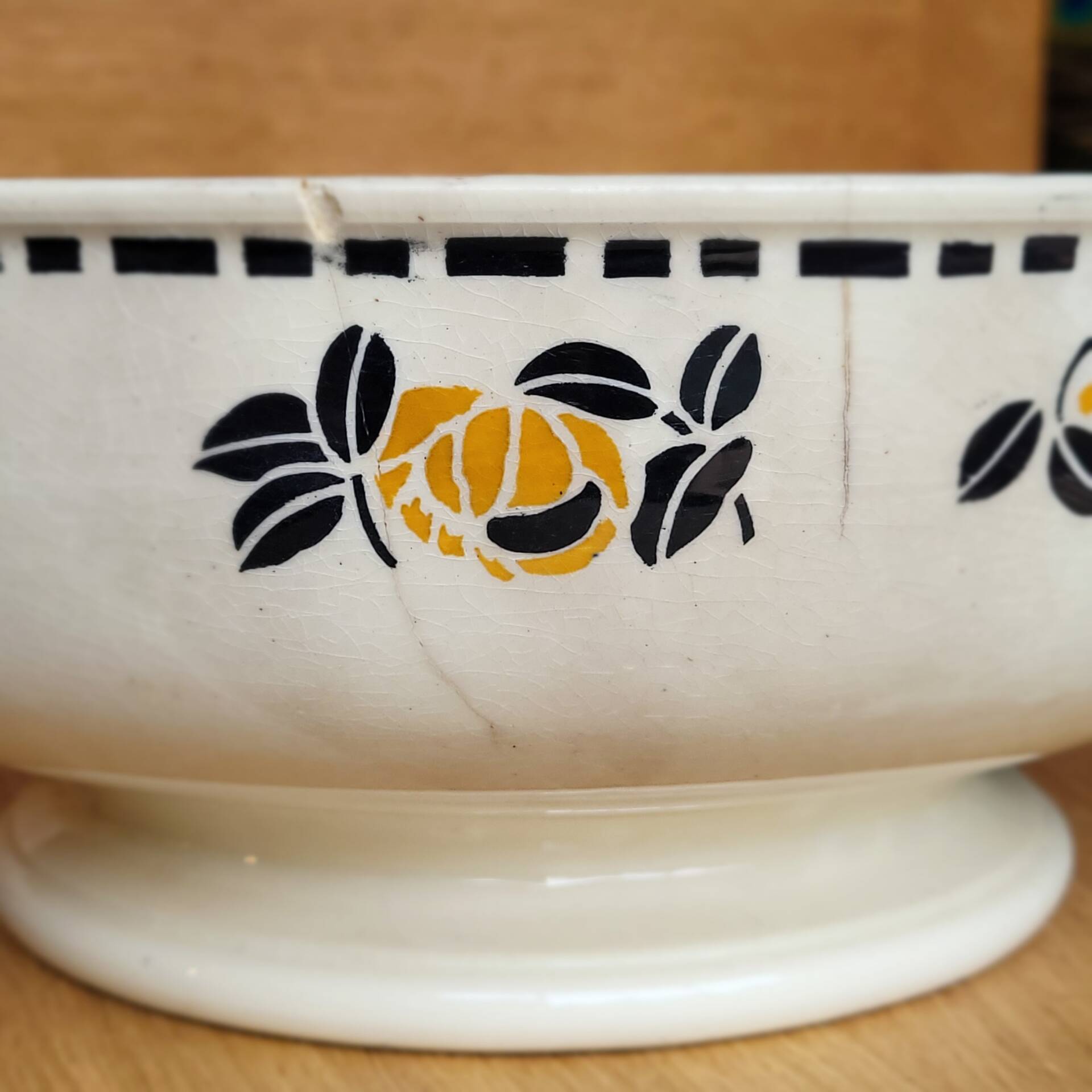 Footed salad bowl Hippolyte Boulenger • France