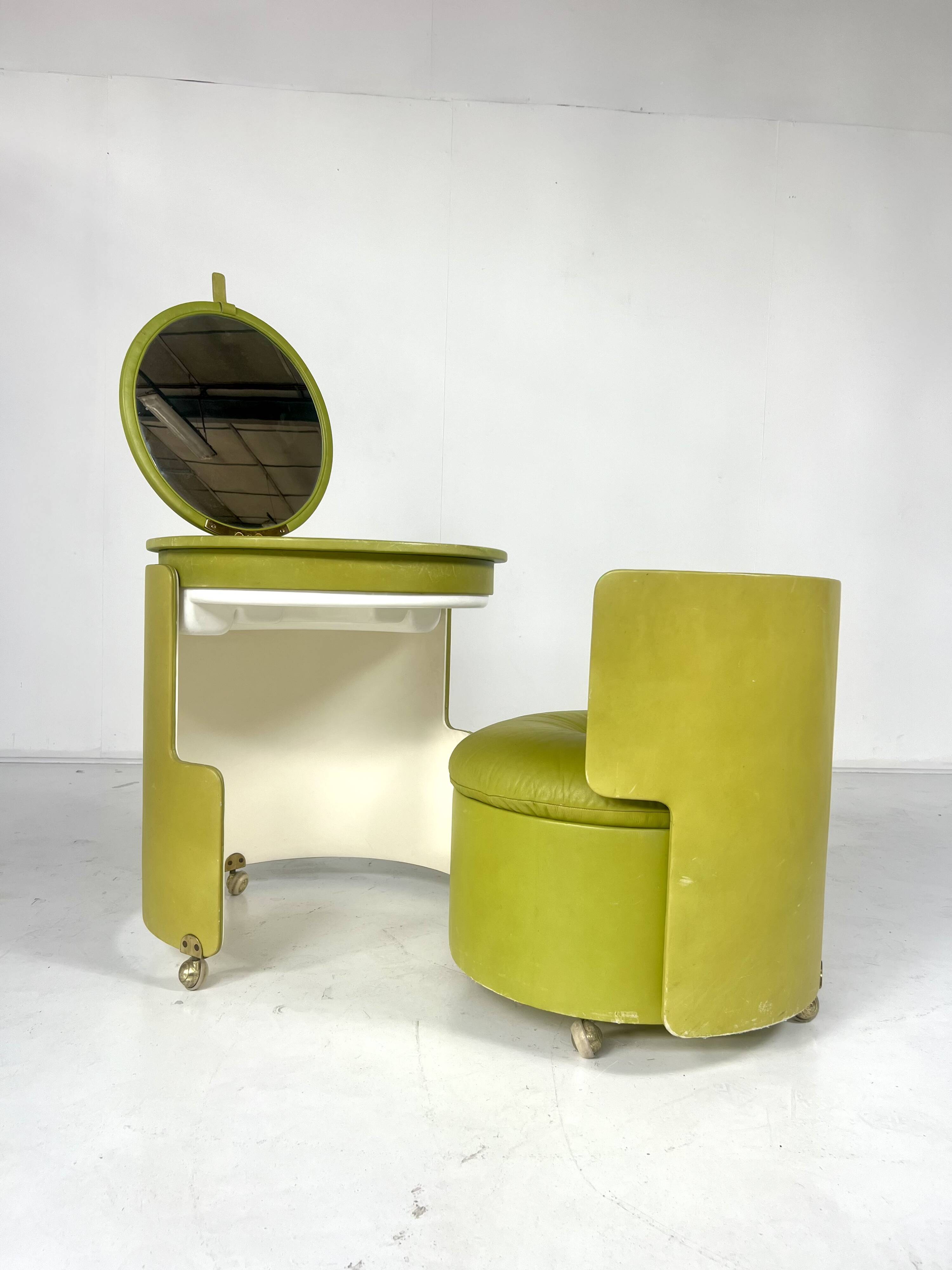 Dilly Dally Vanity By Luigi Massoni for Poltrona Frau, Italy, 1968
