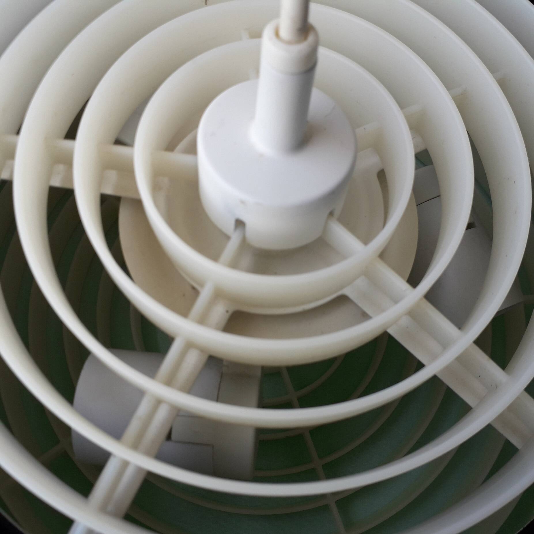 Black metal suspension