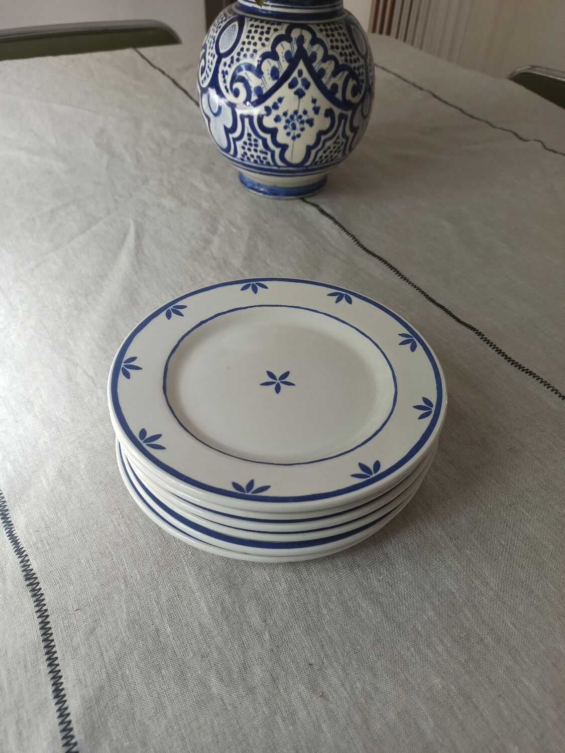 Set of 6 vintage dessert plates