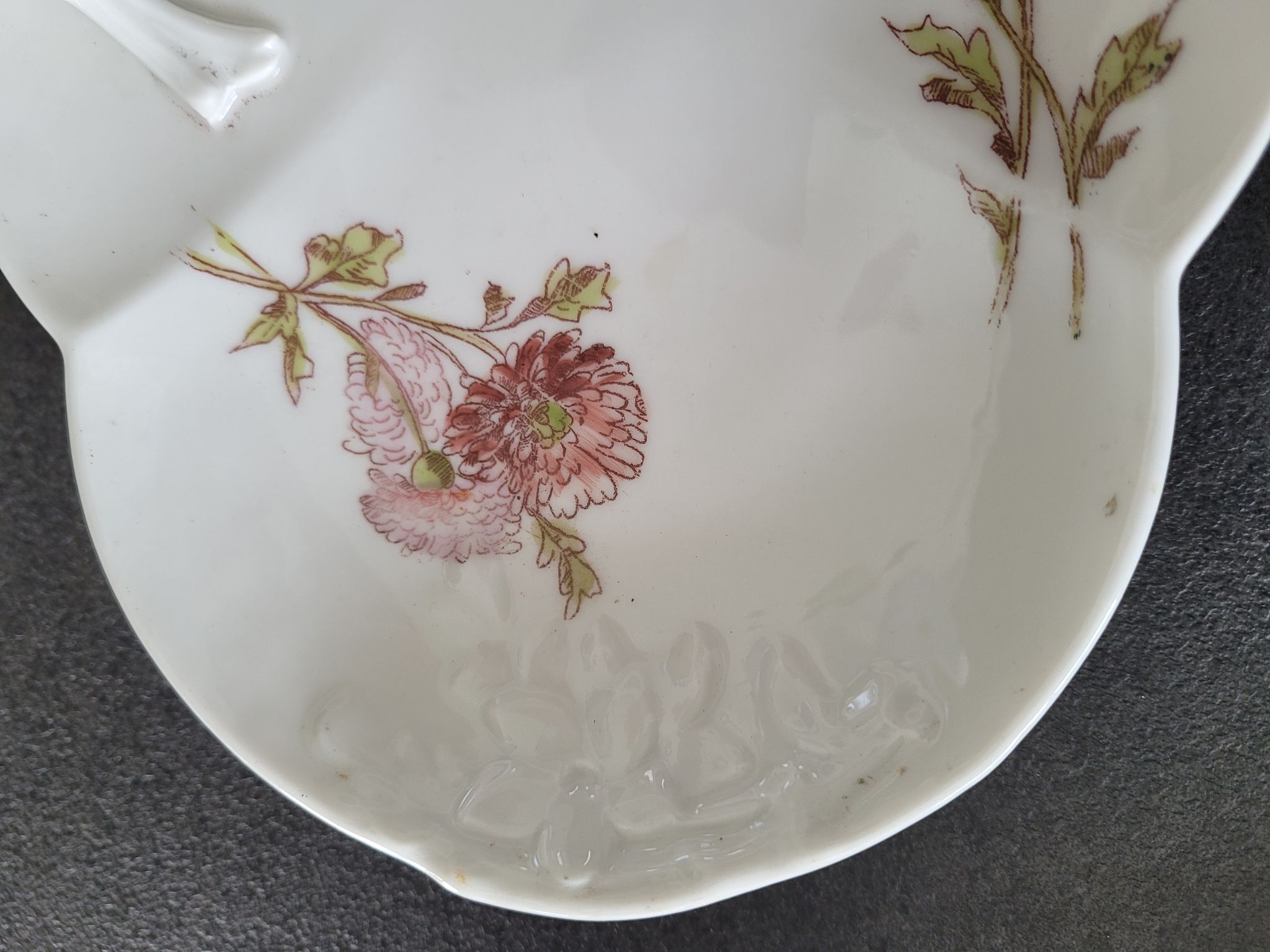 Dish with handle