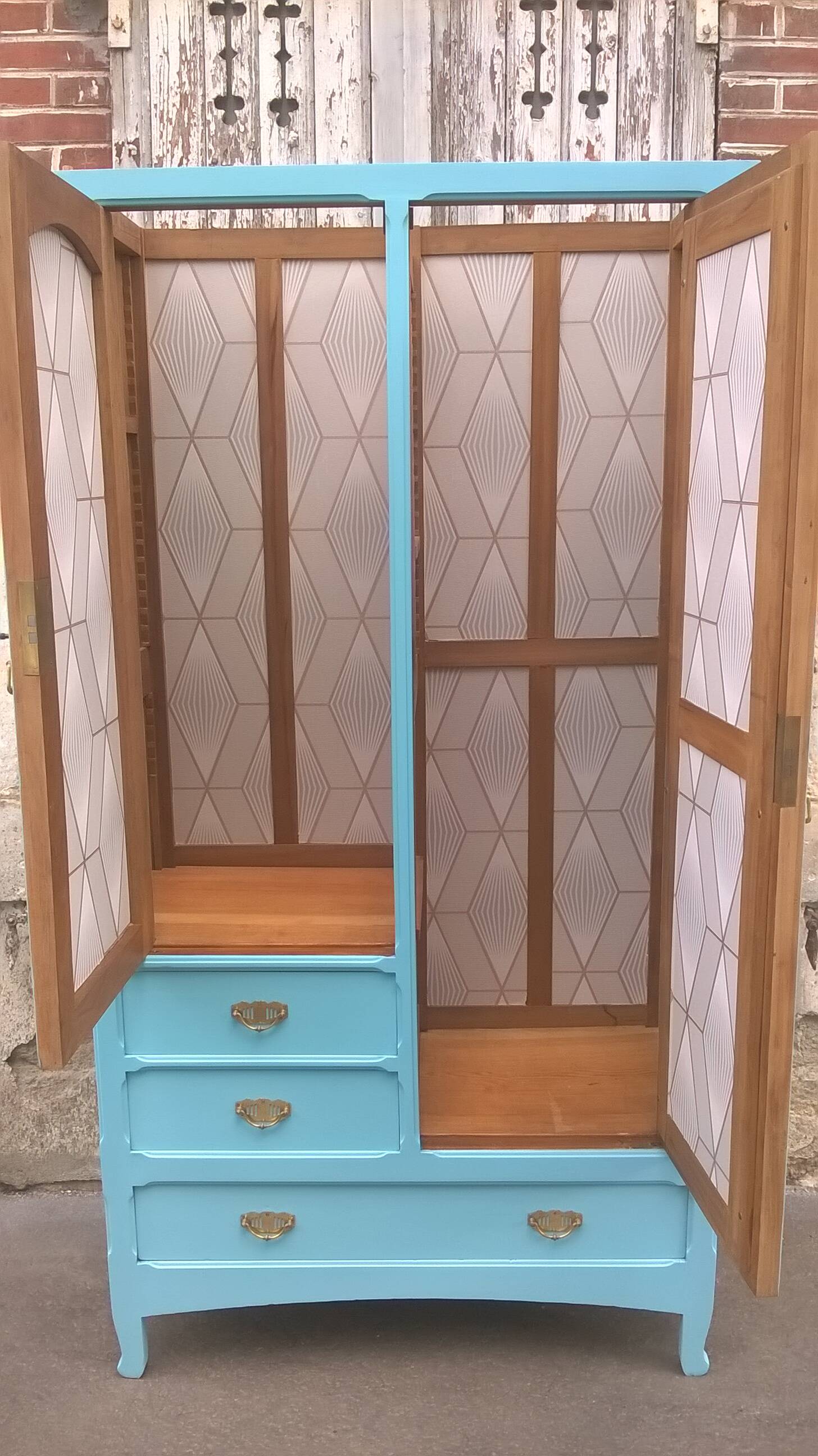 Parisian hotel wardrobe from the 1930s