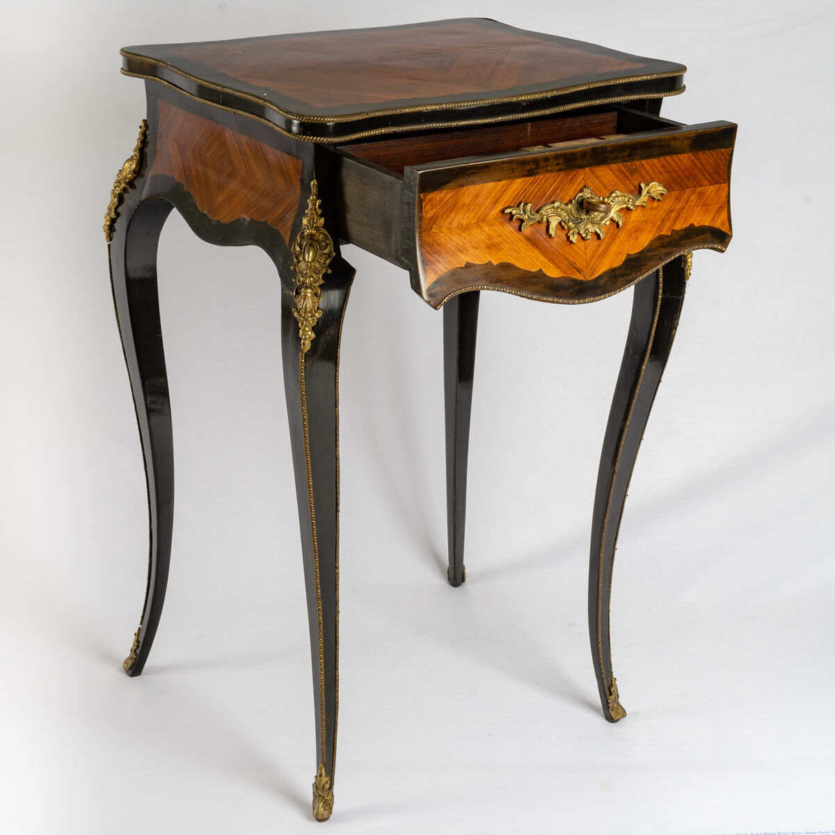 Blackened Natural Wood Worker - Rosewood Marquetry - Louis XV Style - Period: XIXth