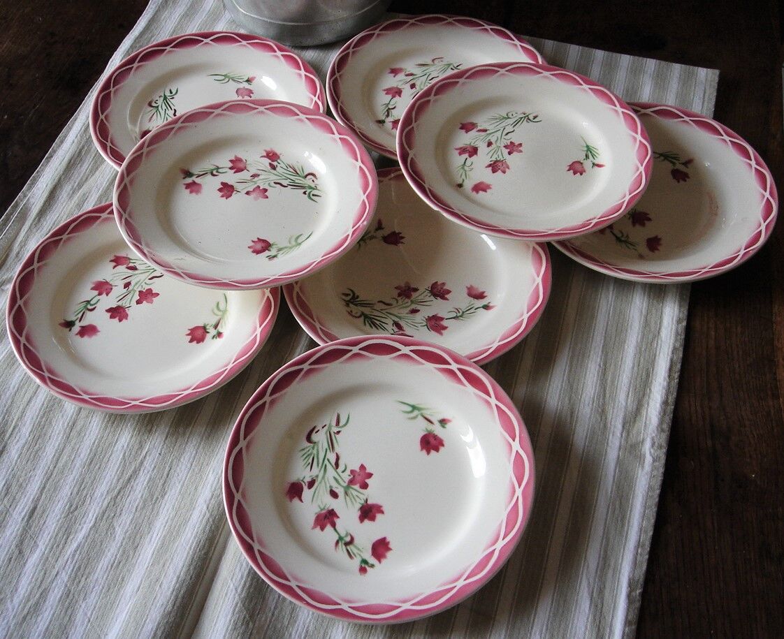 8 flat plates and a round deep dish Digoin Sarreguemines Aude Art Deco