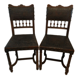 Duo of chairs