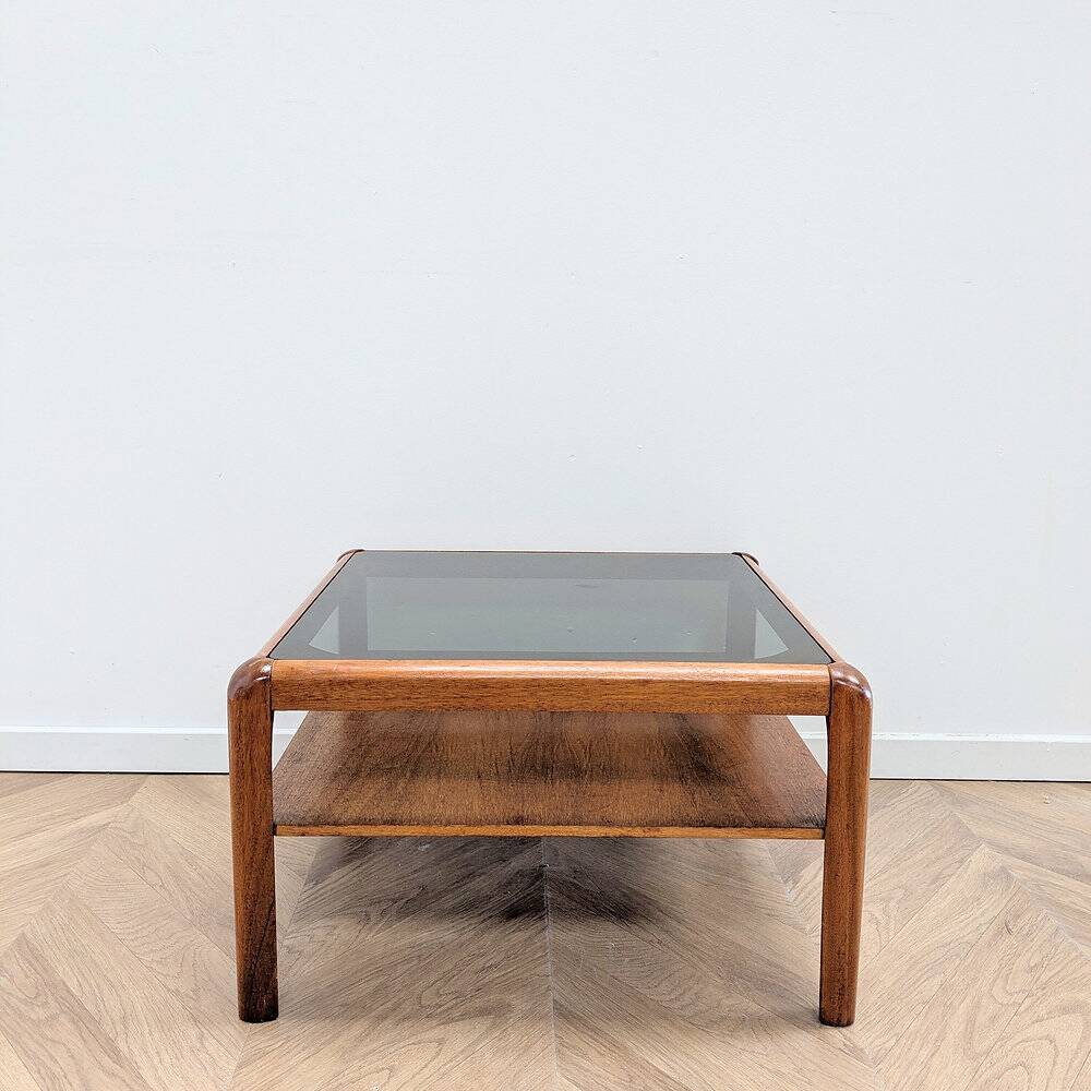 Table basse plateau en verre fumé