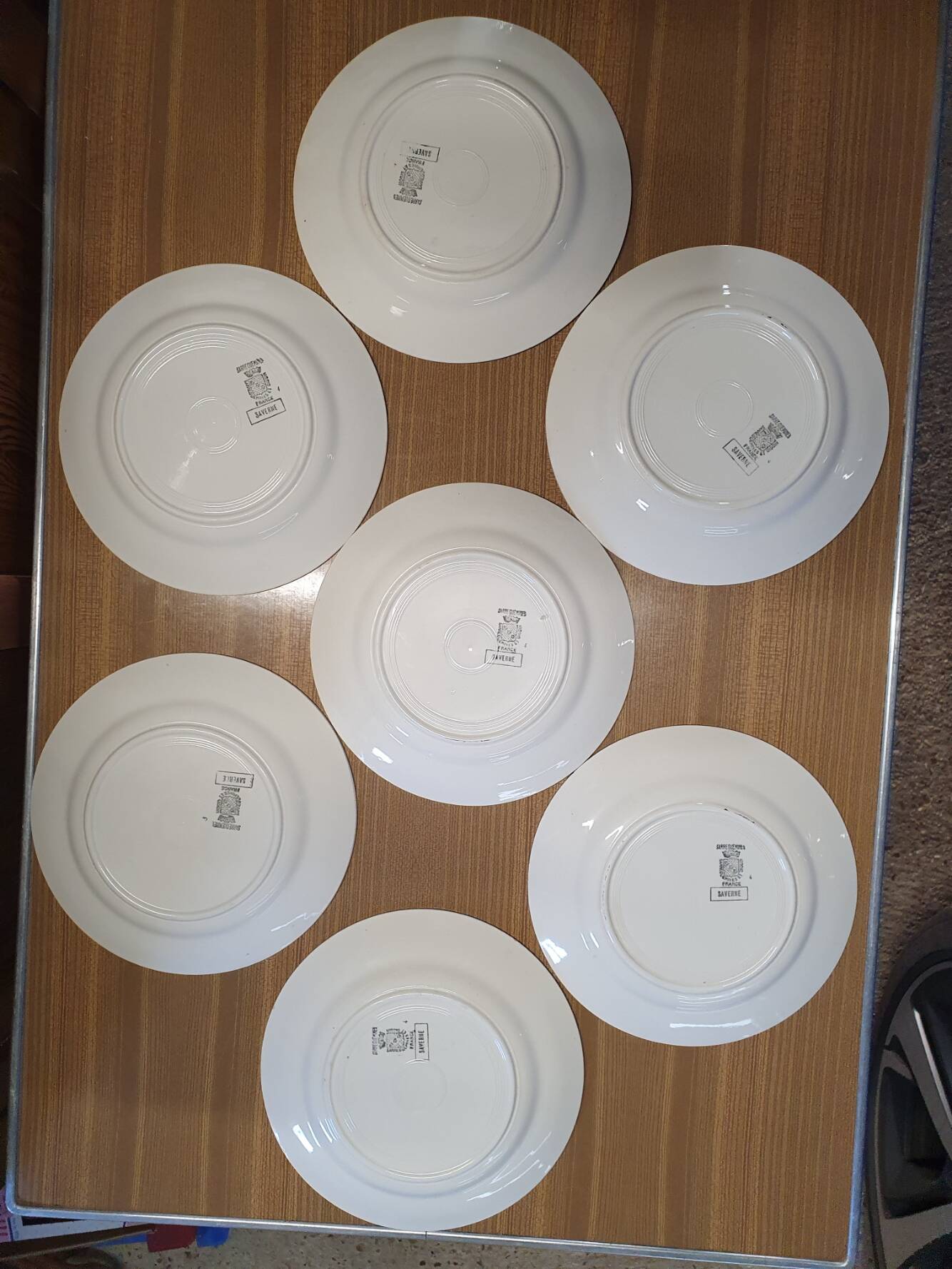 Lot of 7 flat plates in earthenware "Sarreguemines & Digoin", model SAVERNE.
