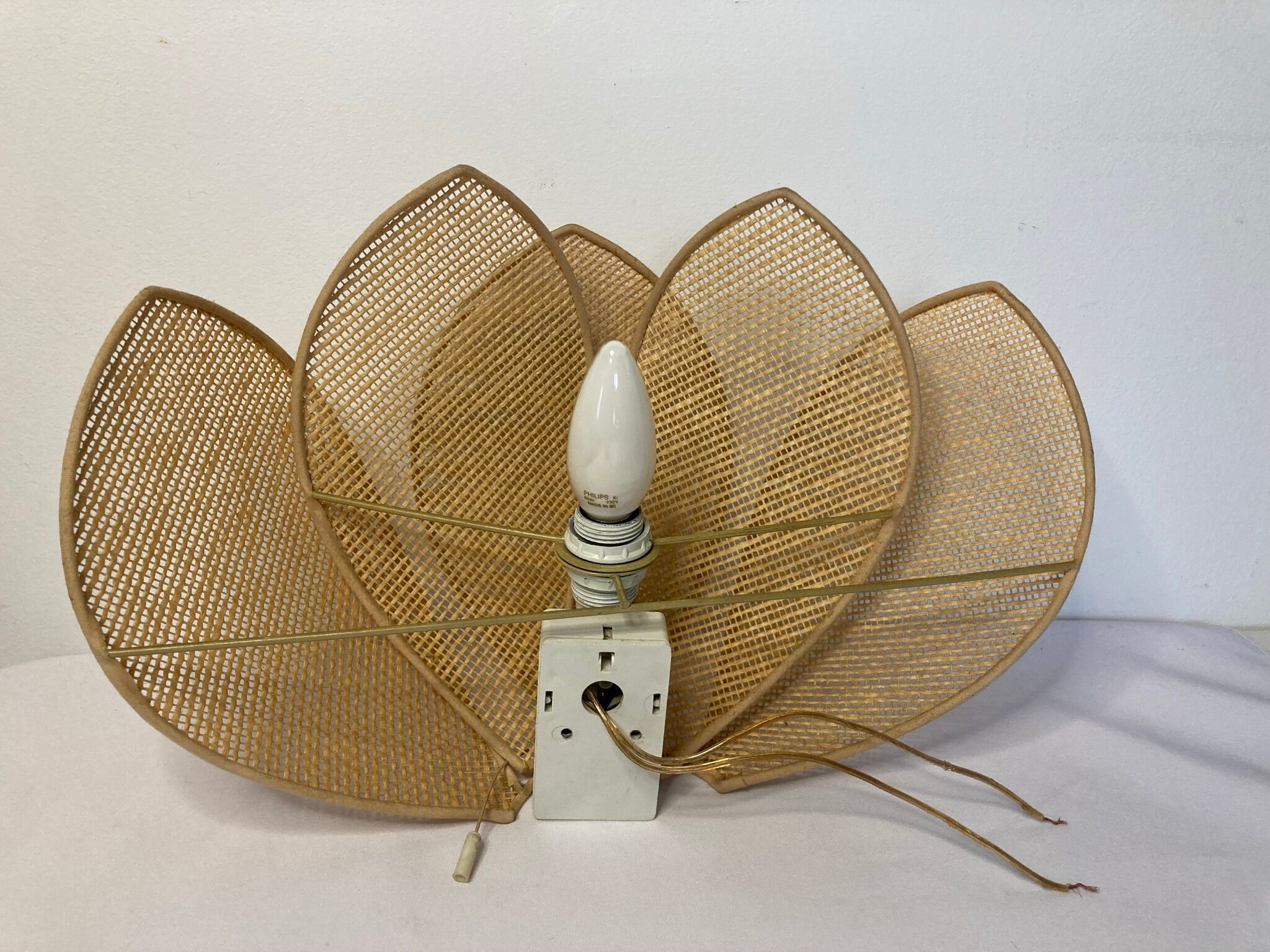 Vintage lamp wall lamp flower lotus cannage XXth