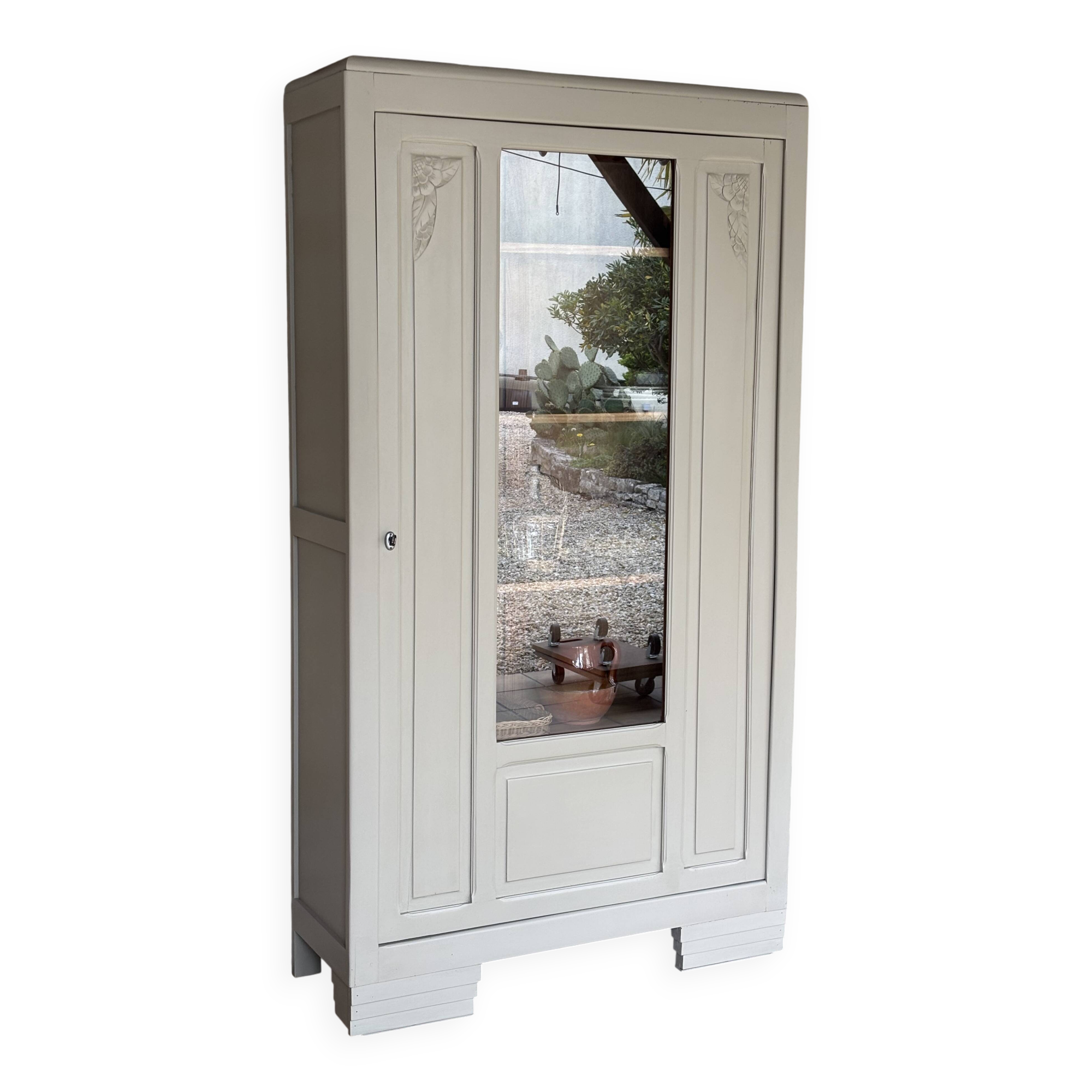Art Deco glass cabinet
