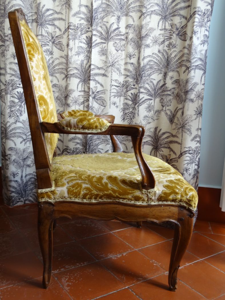 Counterpart of Louis XV period armchairs called "A la Reine"