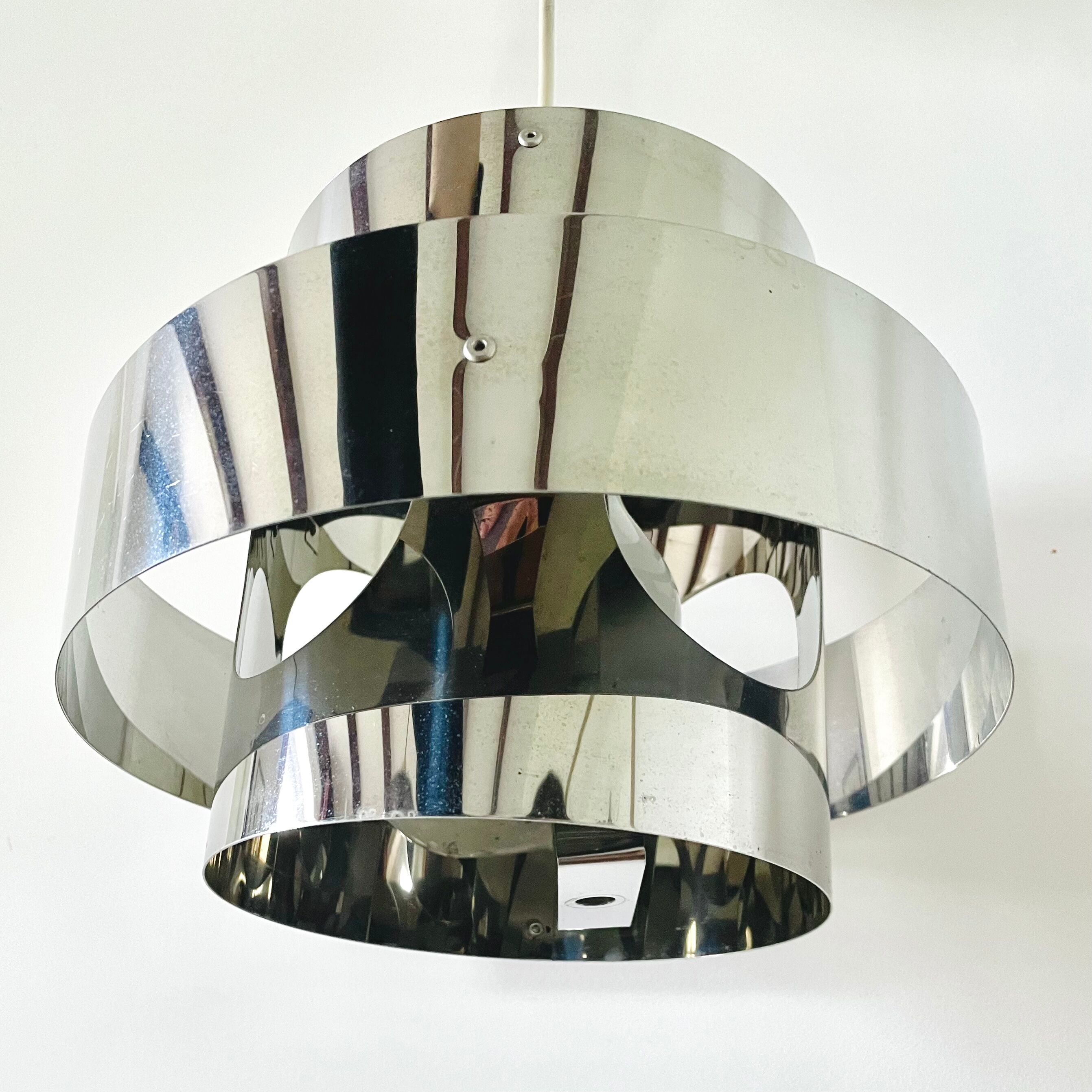 Space age adjustable pendant lamp