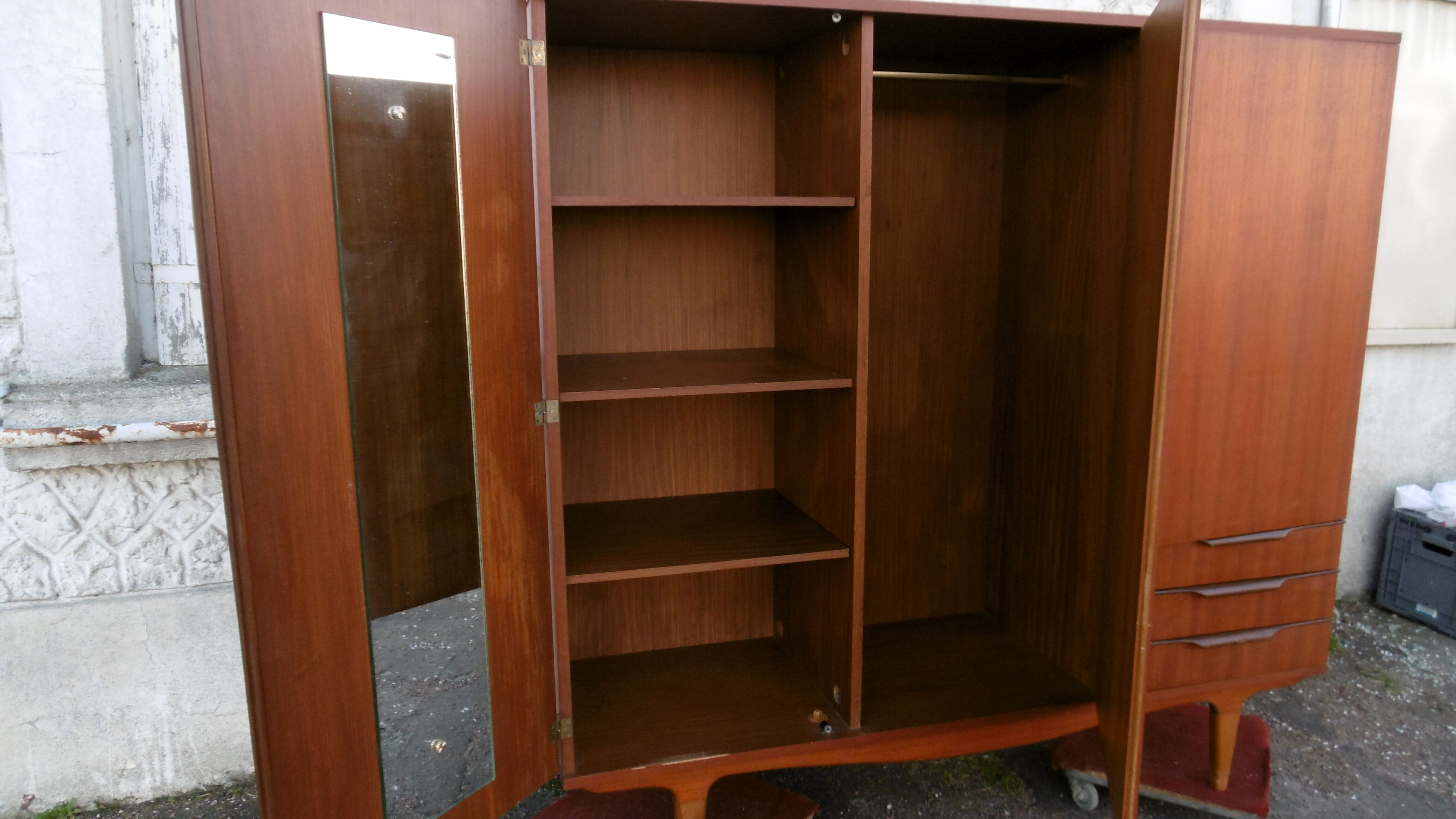 Armoire scandinave en teck des années 1970