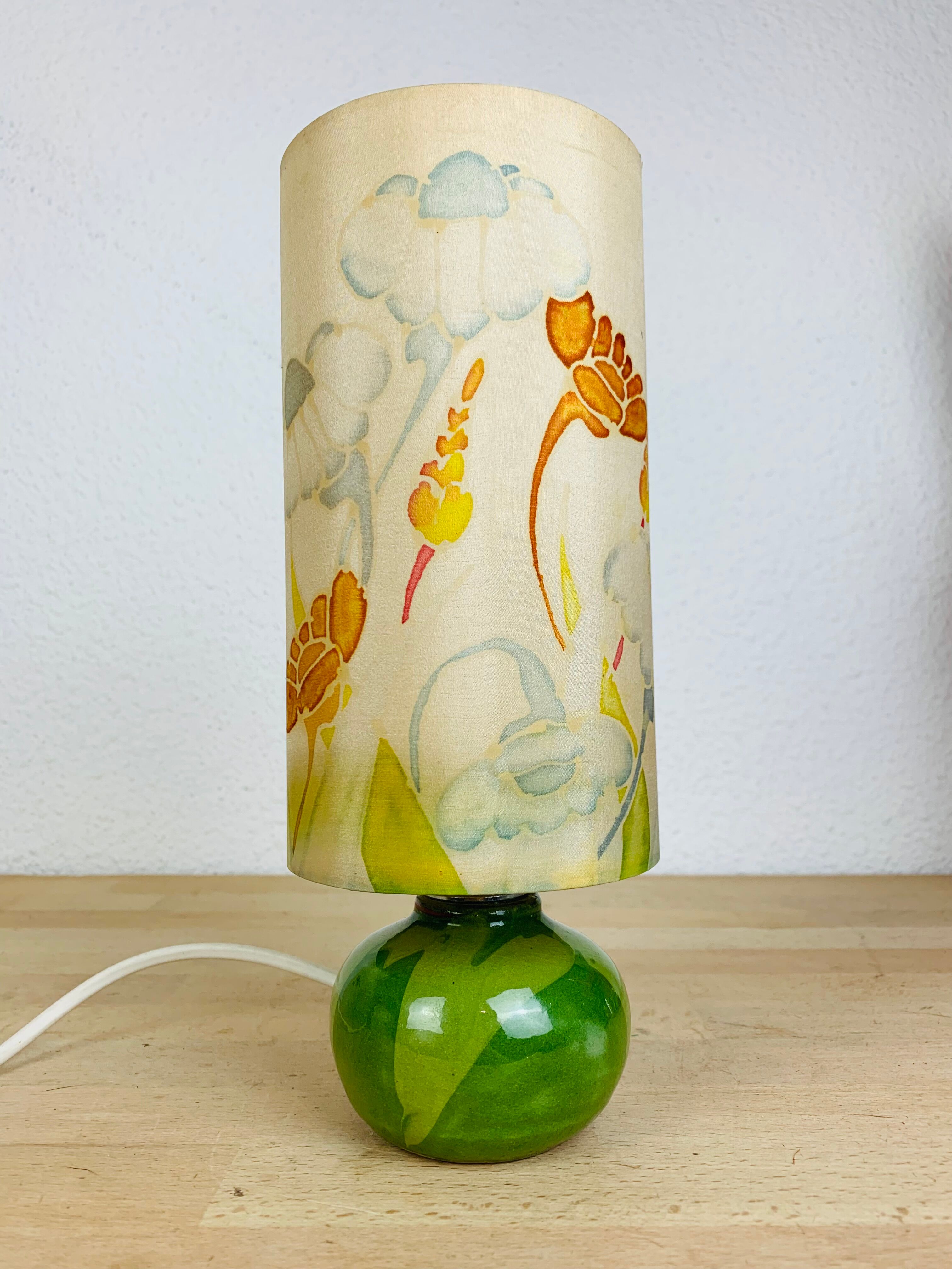 Green ceramic ball lamp