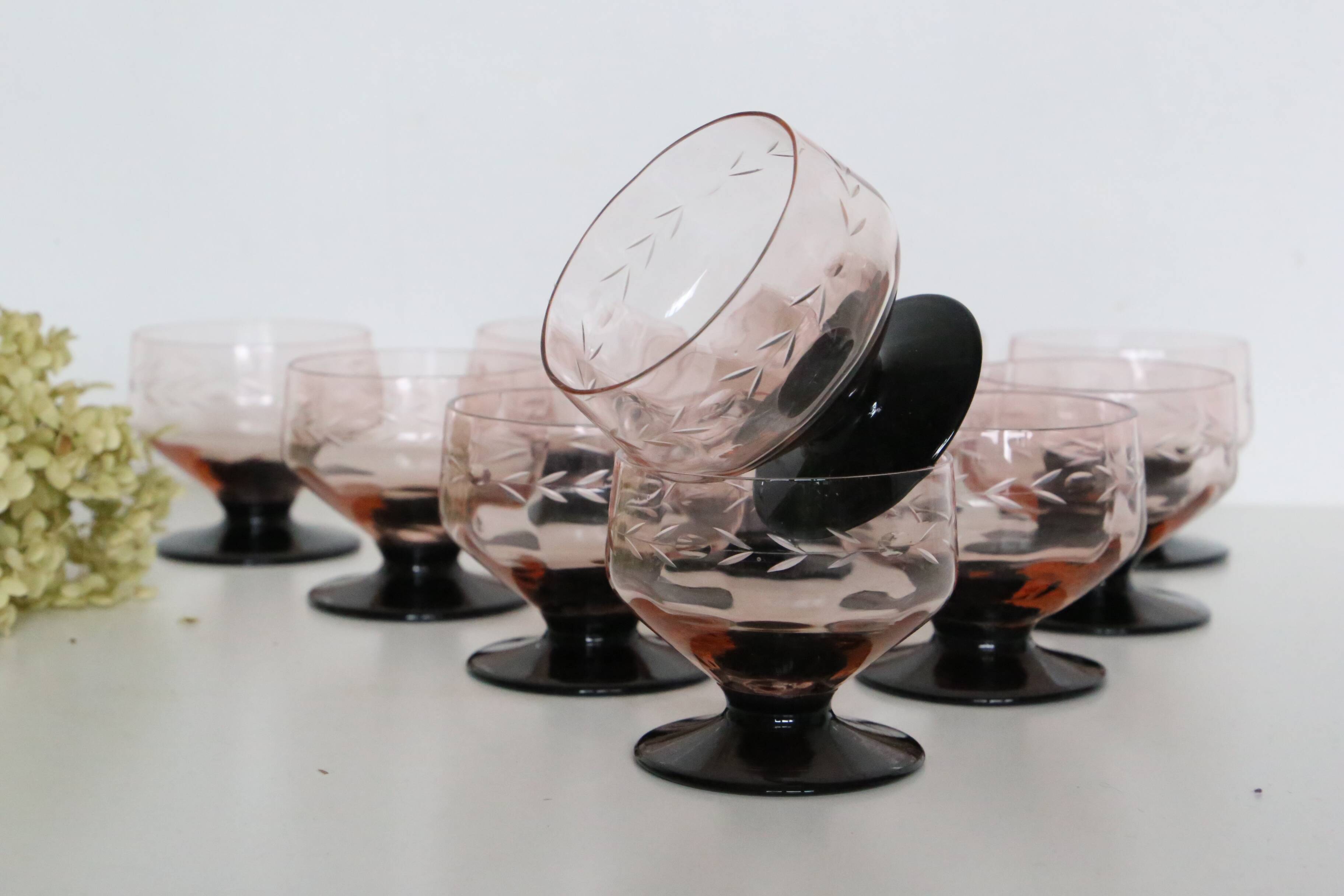 Set de 11 coupes à pied rose, vintage, 1950, mid century