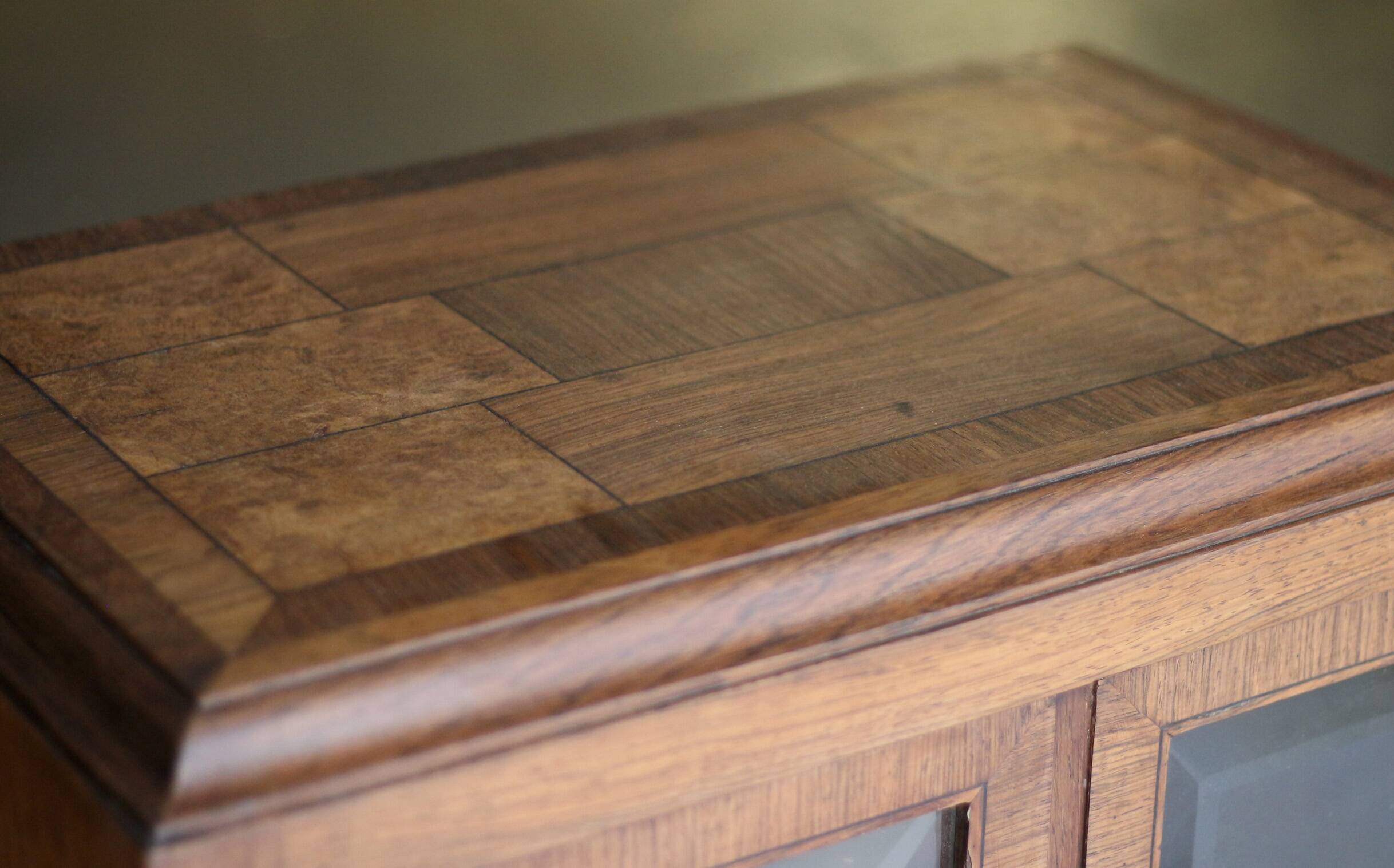 Superb Art Deco storage unit in veneer (circa 1920)