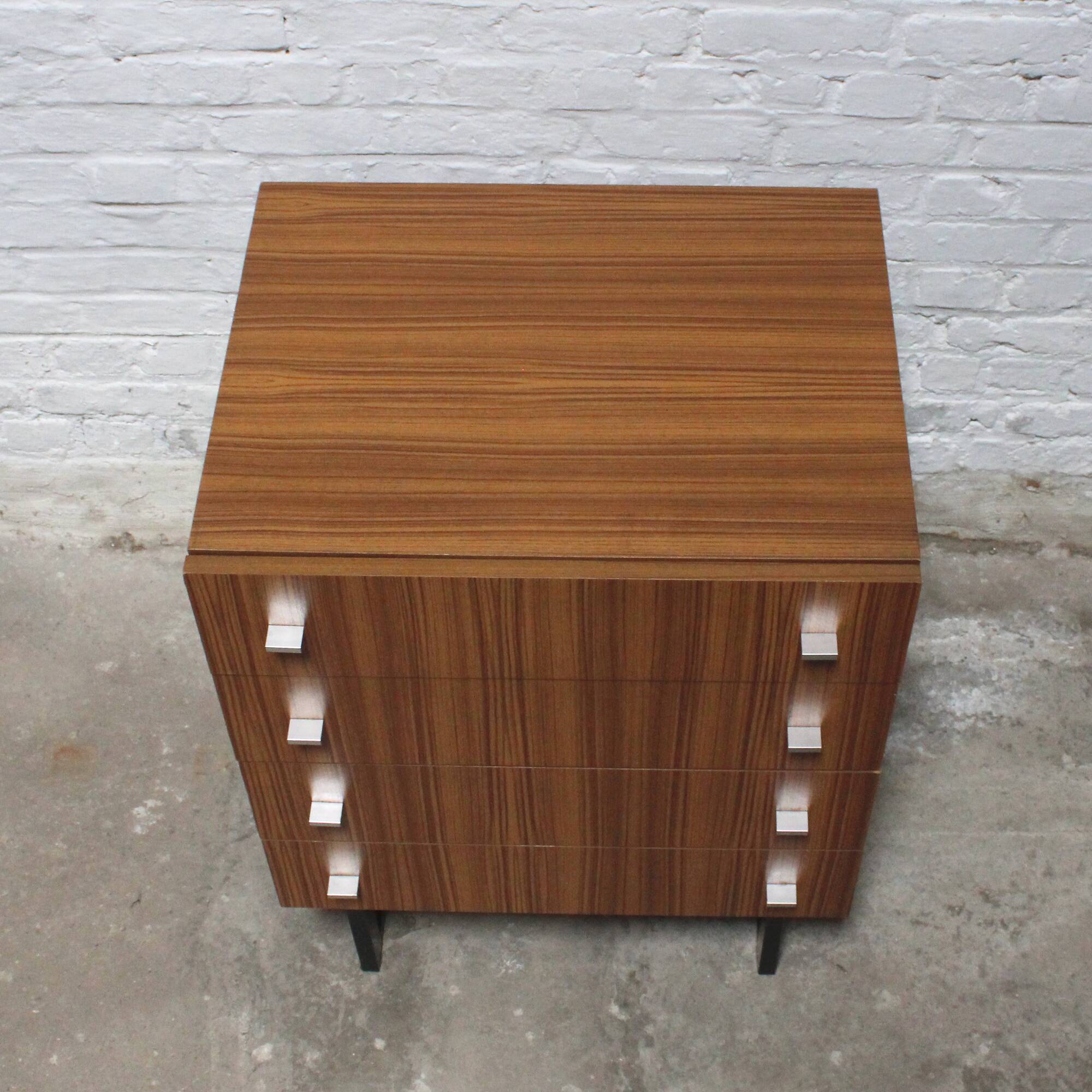Vintage "664" chest of drawers by Pierre Guariche for Meurop 1965