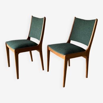 Pair of chairs by Johannes Andersen