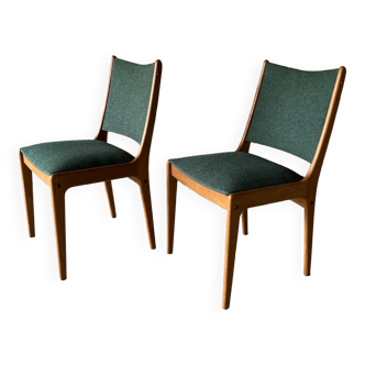 Pair of chairs by Johannes Andersen