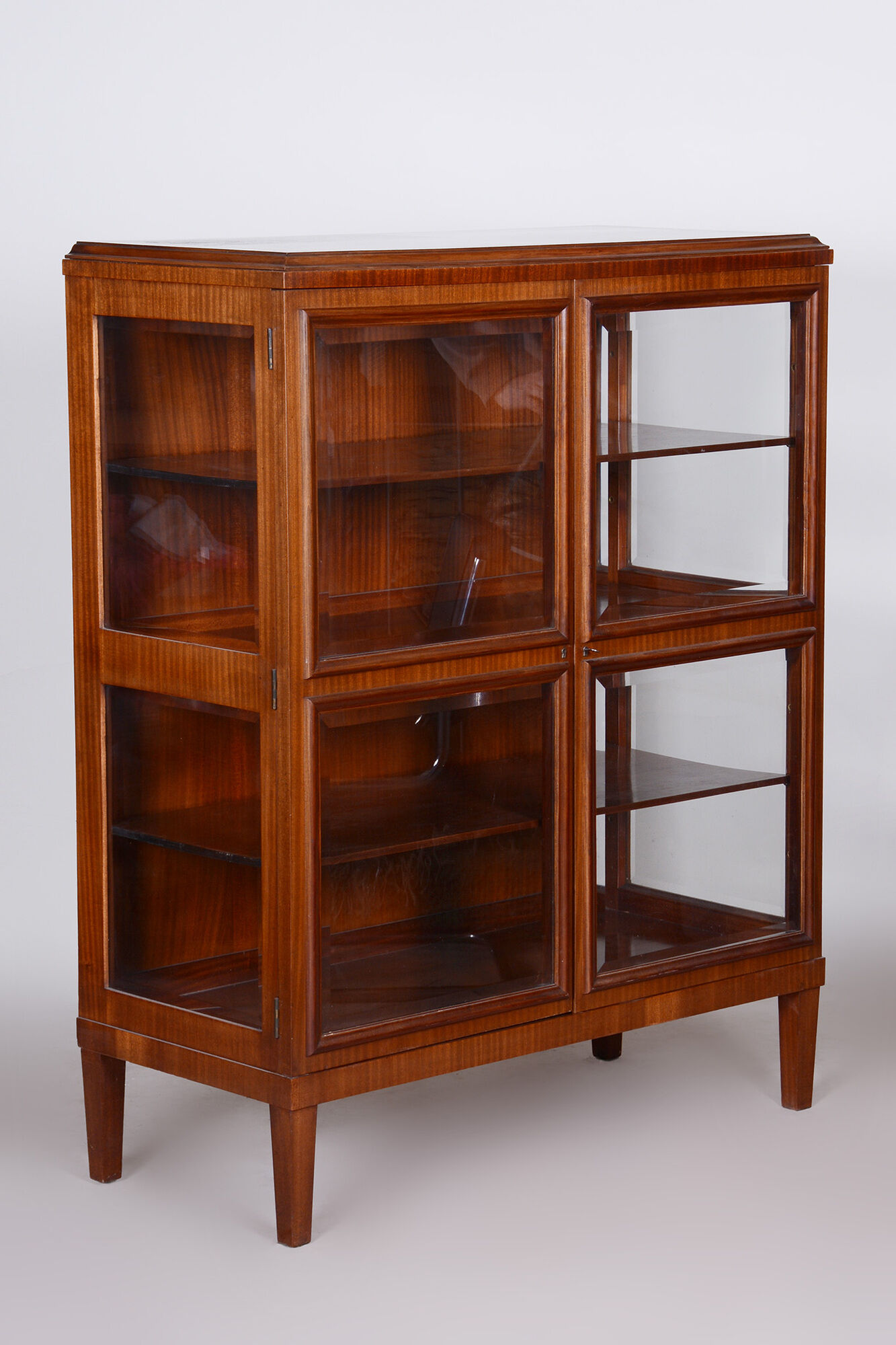 Art Deco display cabinet made un 1930s Czechia - Restored Mahogany