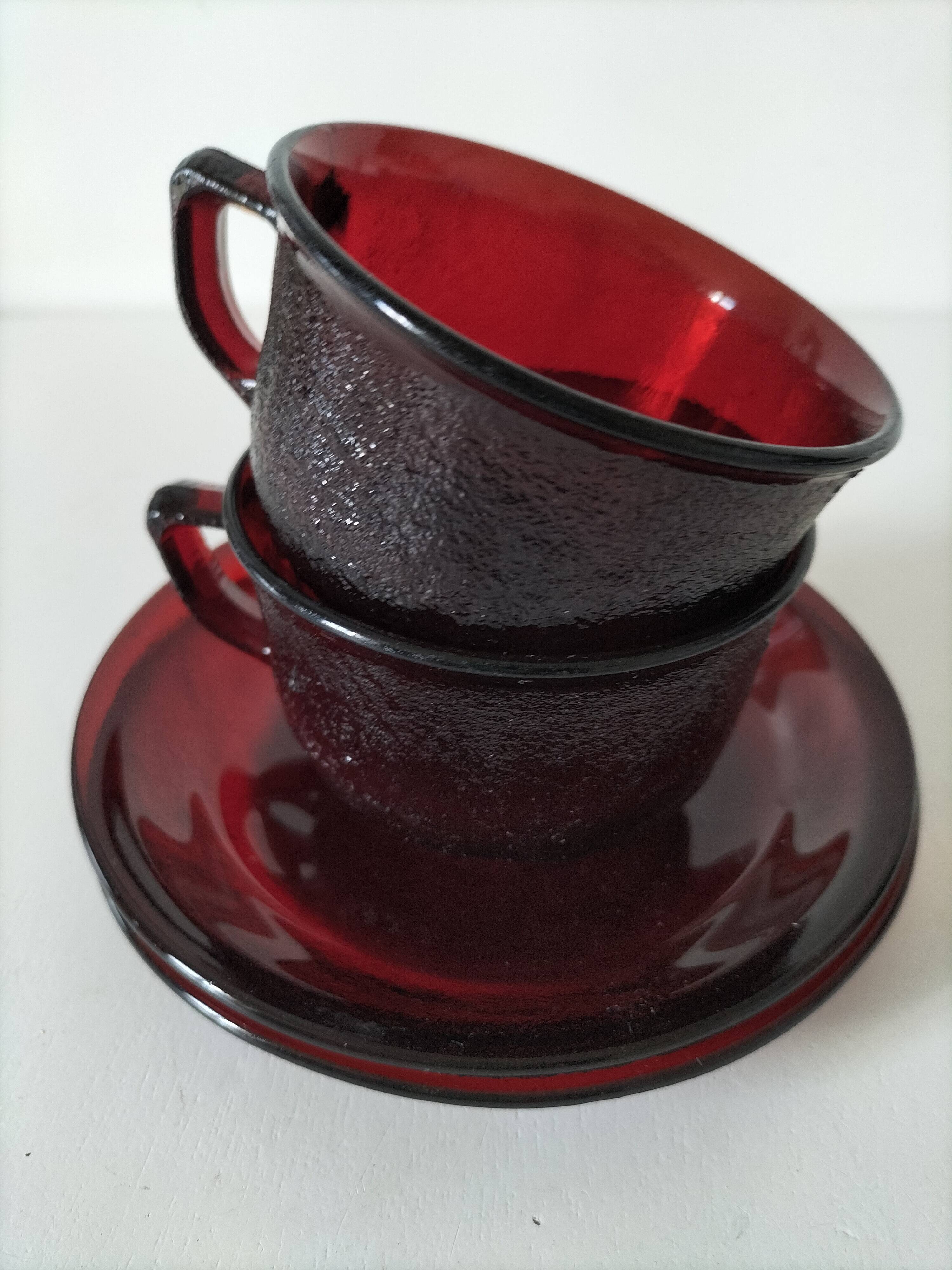 Set of cups and saucers Arcoroc Sierra ruby – 1970s