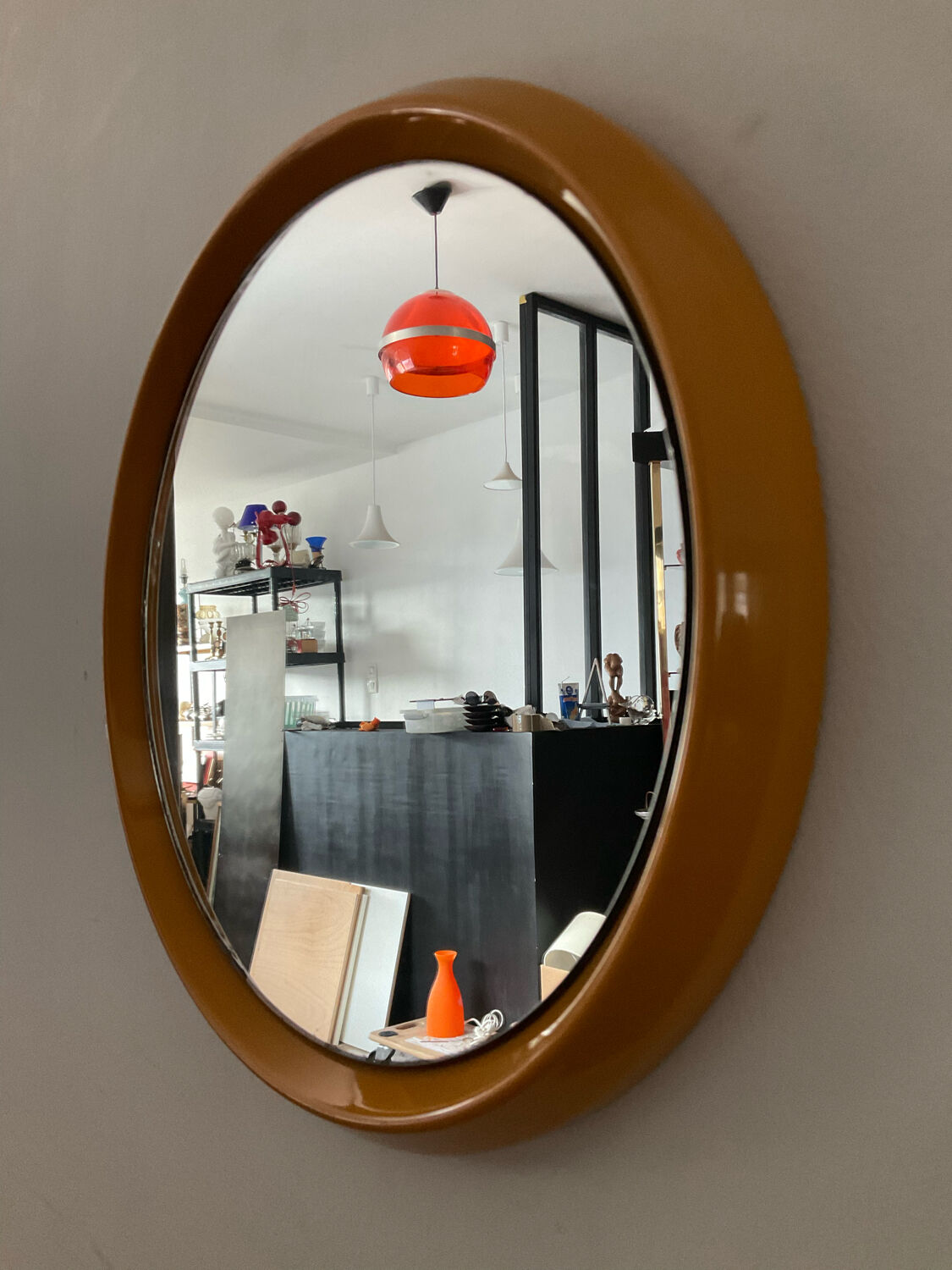 Vintage round mirror 50-60 italy in yellow backelite