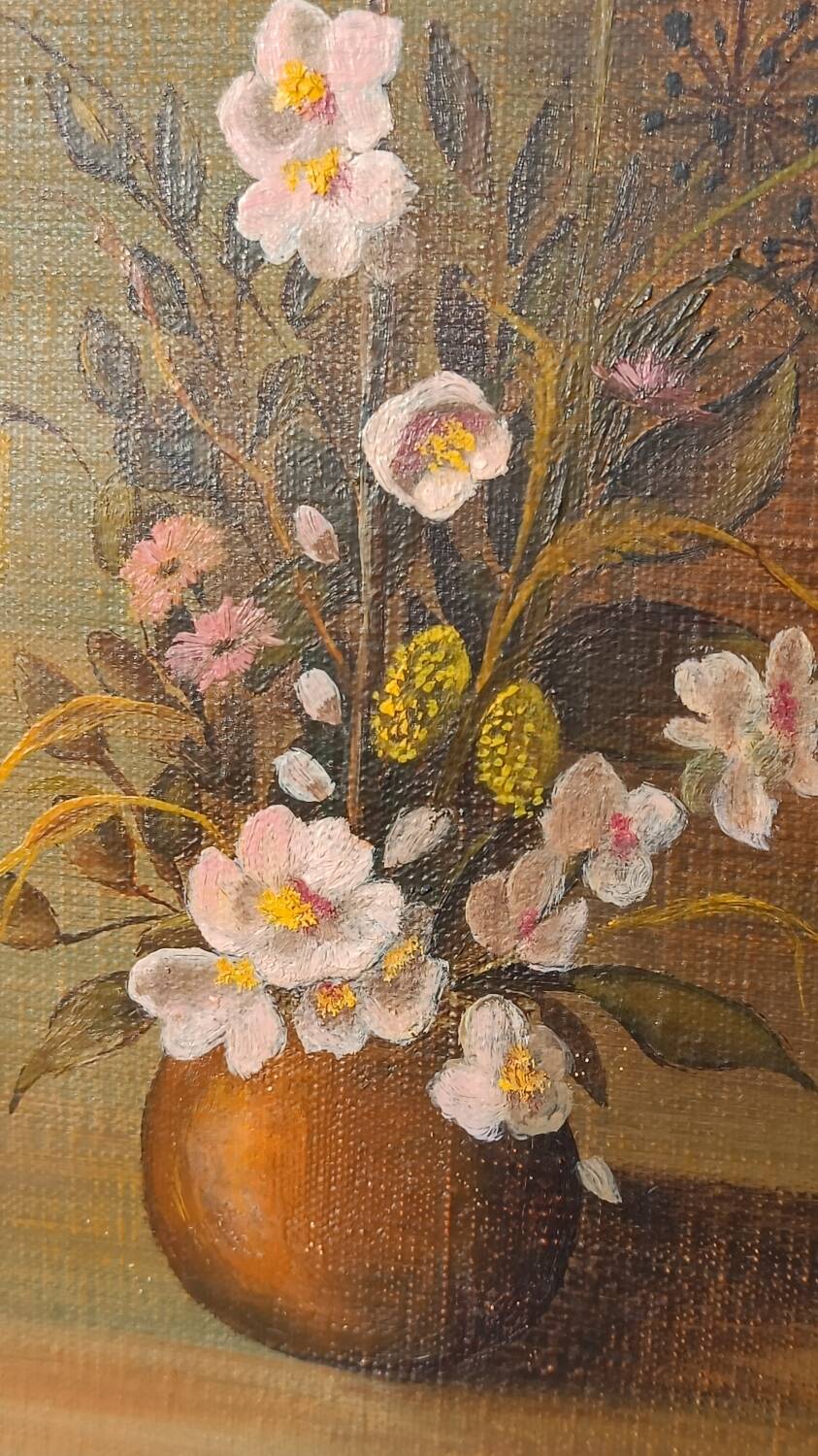 Canvas painting of a bouquet of flowers.