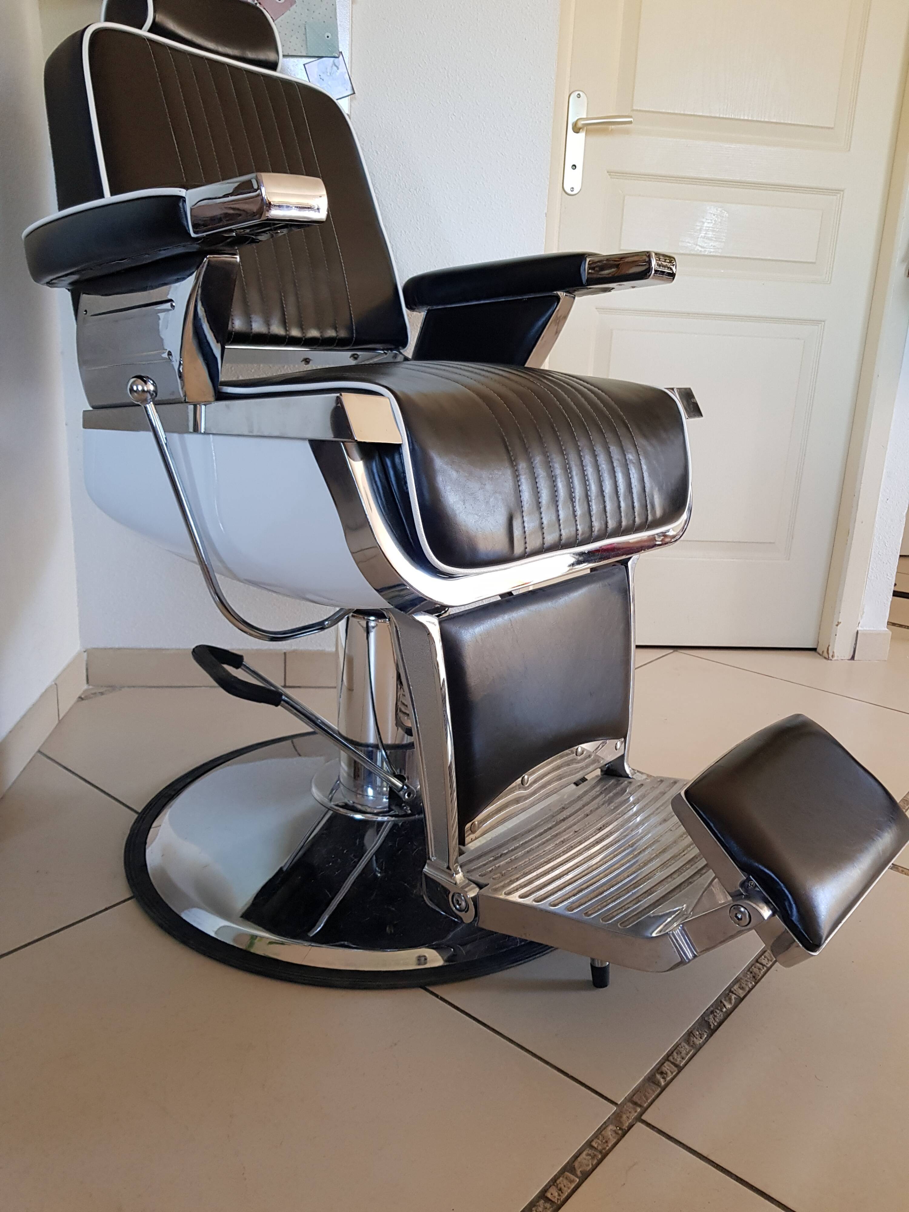 Barber's chair
