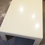 Table basse en bois laqué