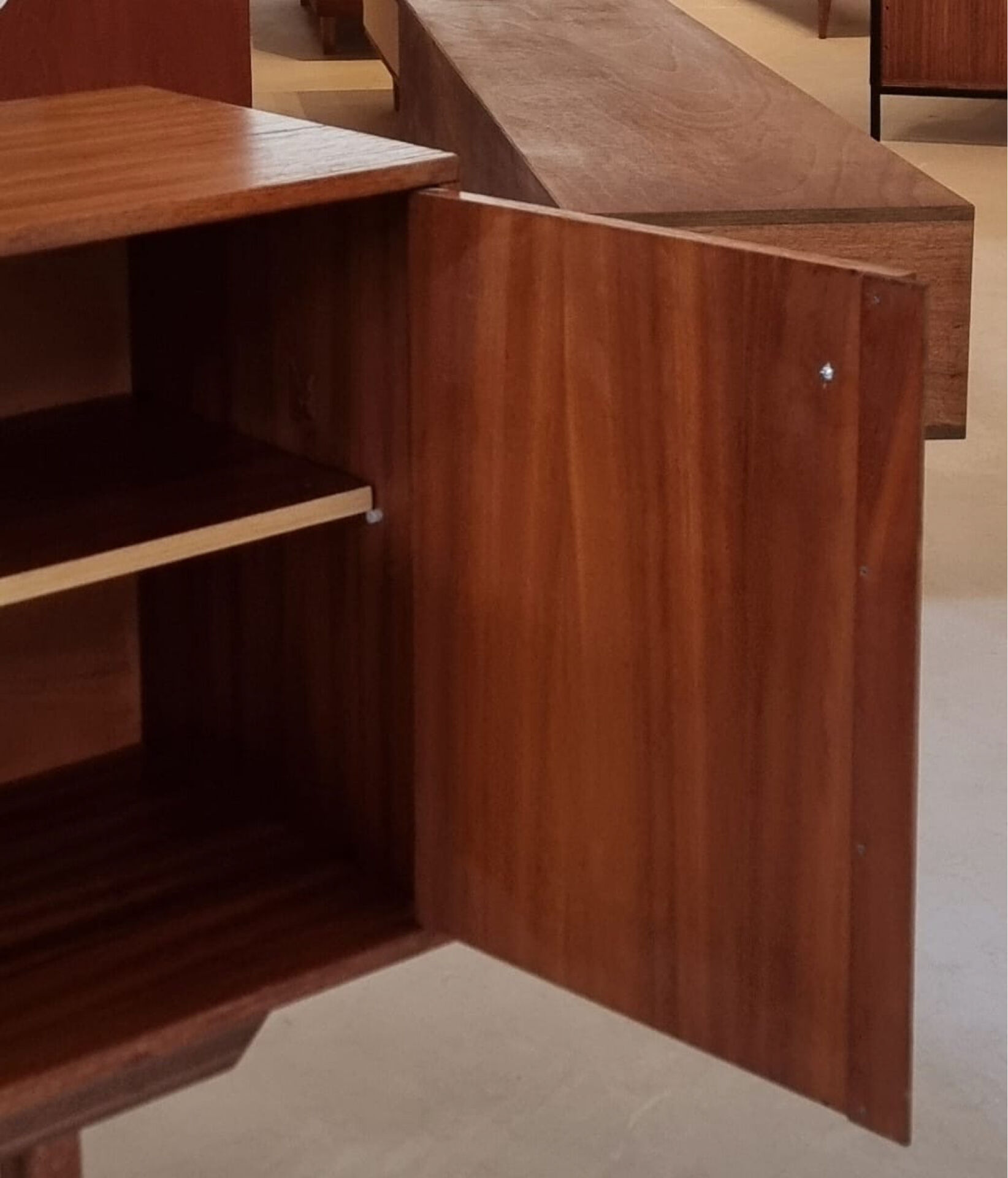 Buffet du milieu du siècle