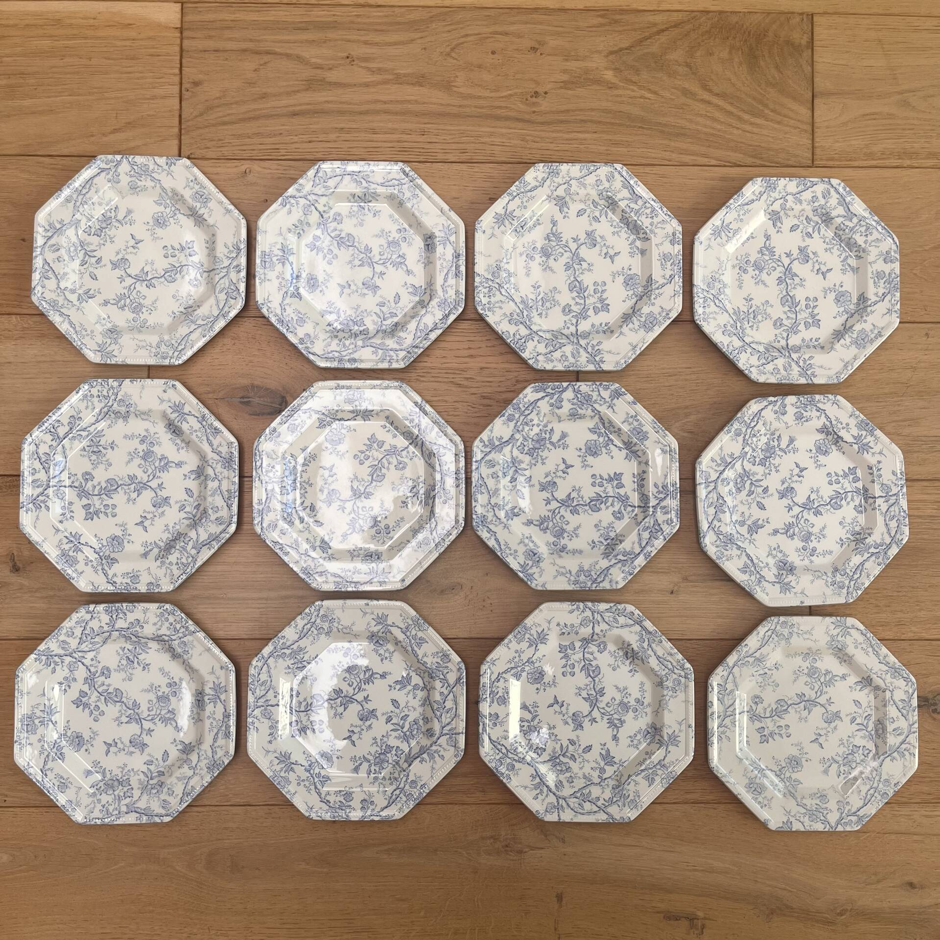 12 dessert plates Johnson Brothers Hyde Park