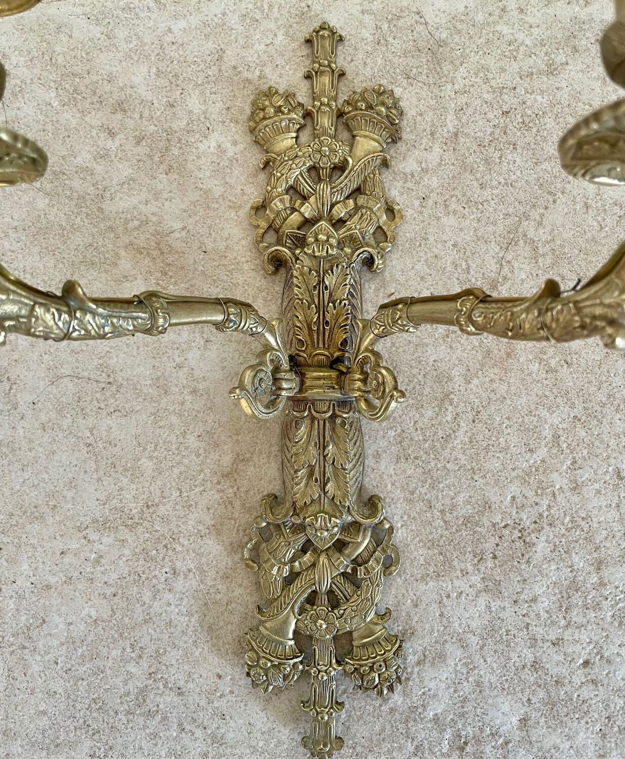 Pair of antique wall sconces in bronze - Louis XVI style / Saying