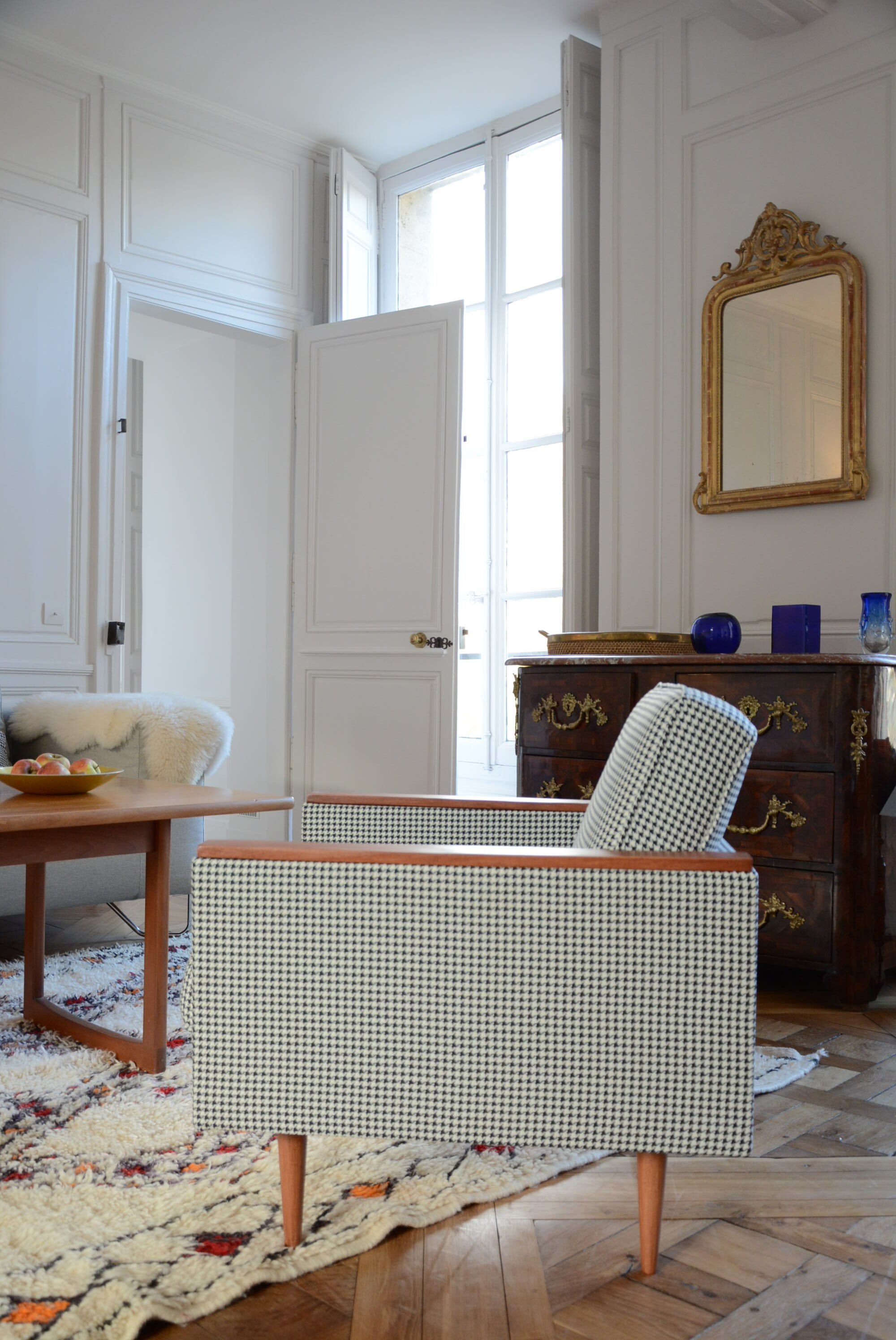 Cube armchair blue houndstooth