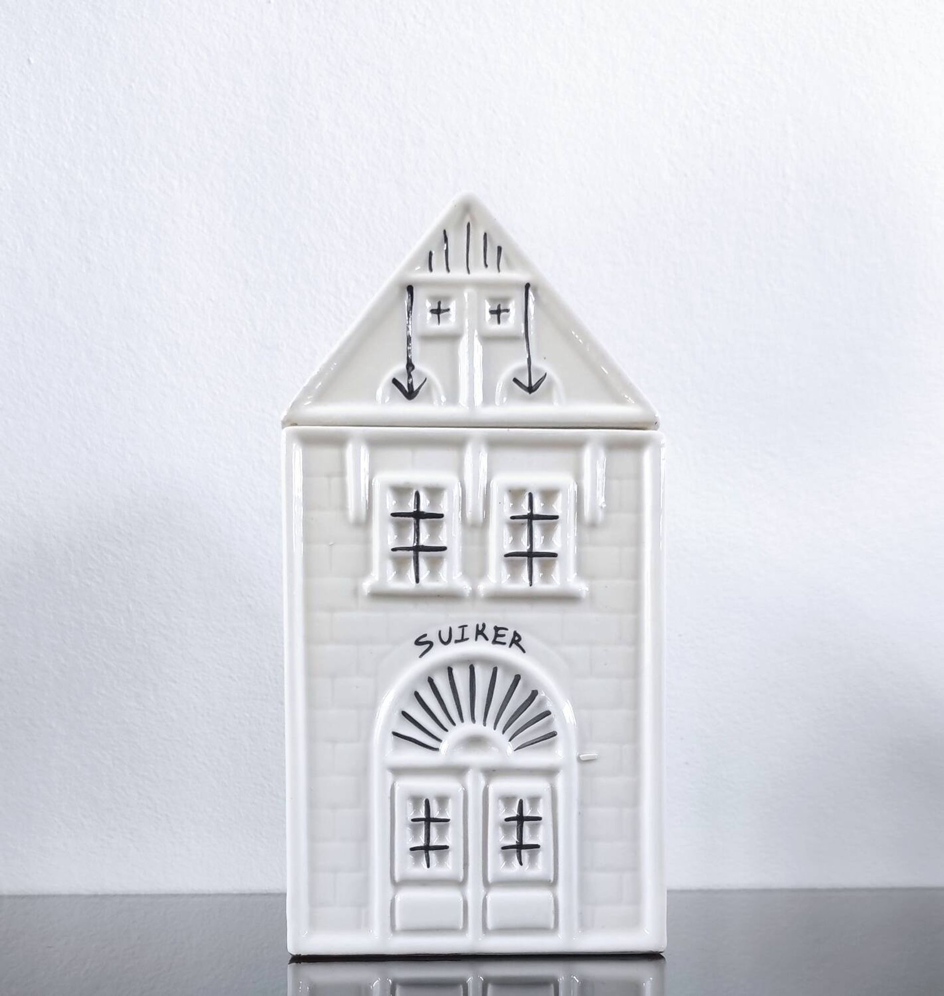 Vintage ceramic sugar box "Suiker"