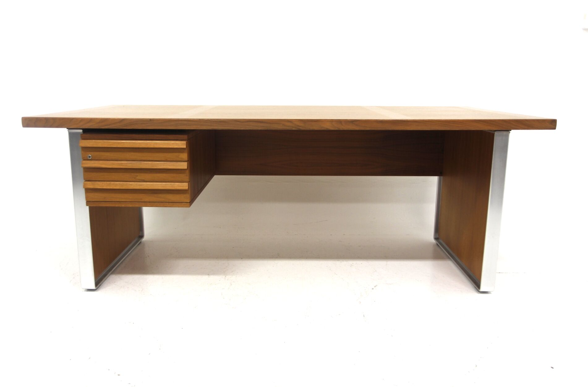Scandinavian walnut desk, Karl Erik Ekselius, JOC, Vetlanda, Sweden, 1950