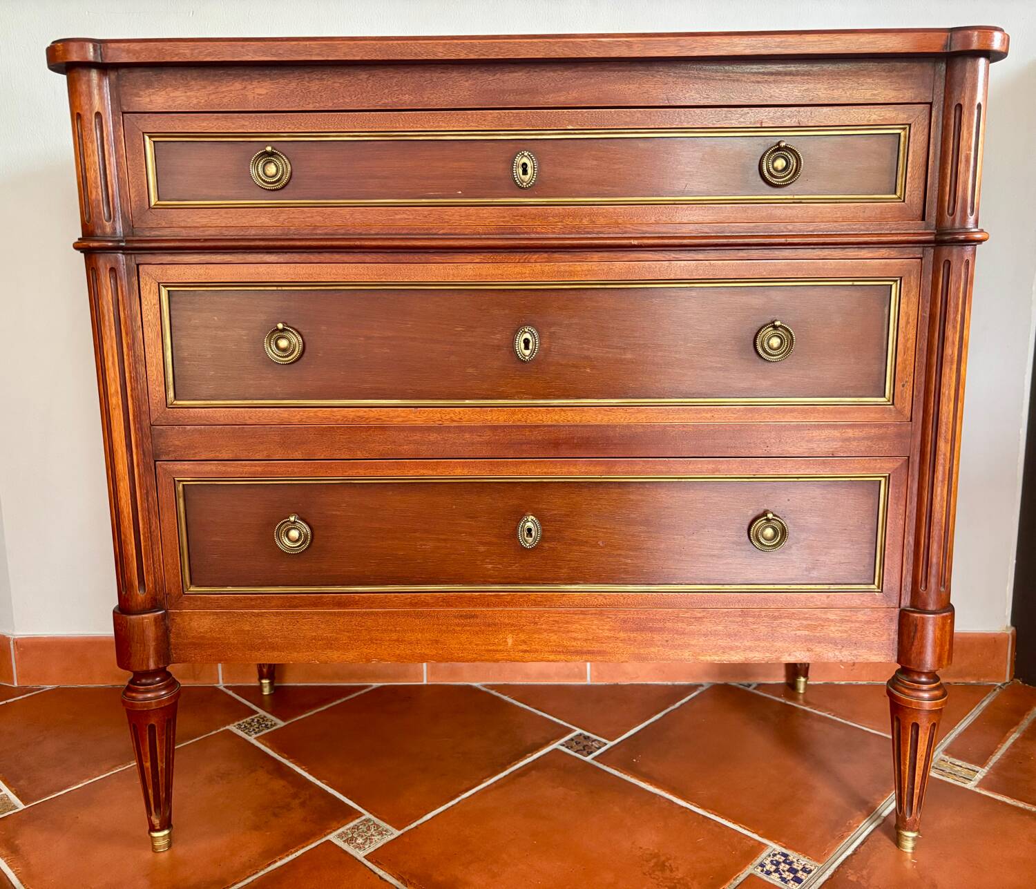 Commode de style Louis XVI