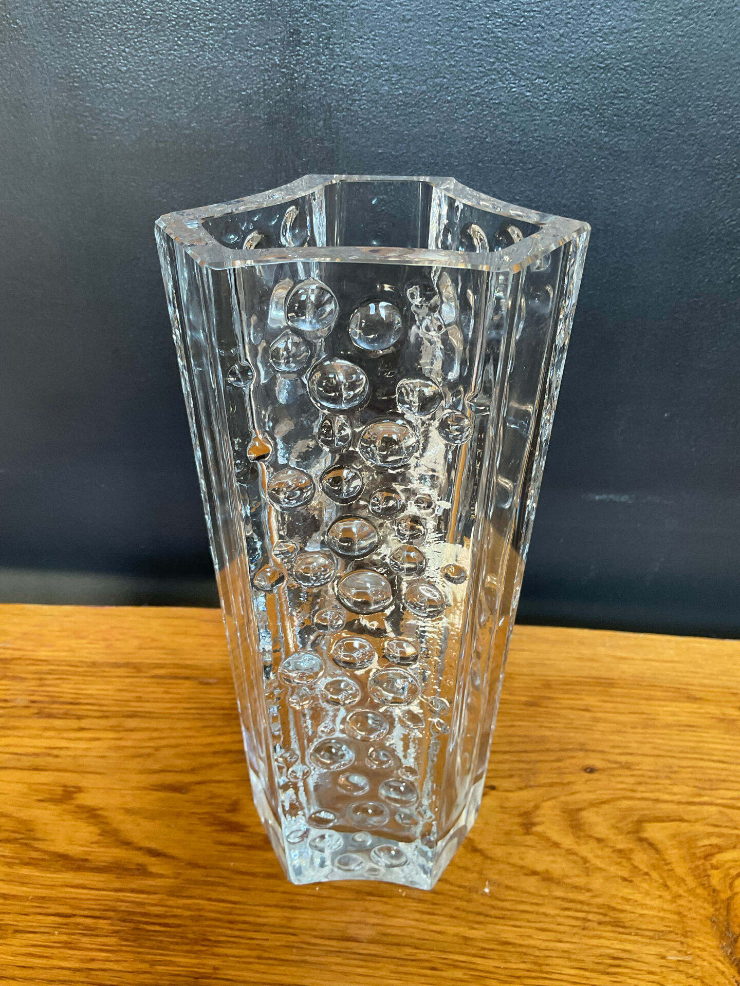 Hexagonal vase Riihimäen Lasi vintage in moulded glass